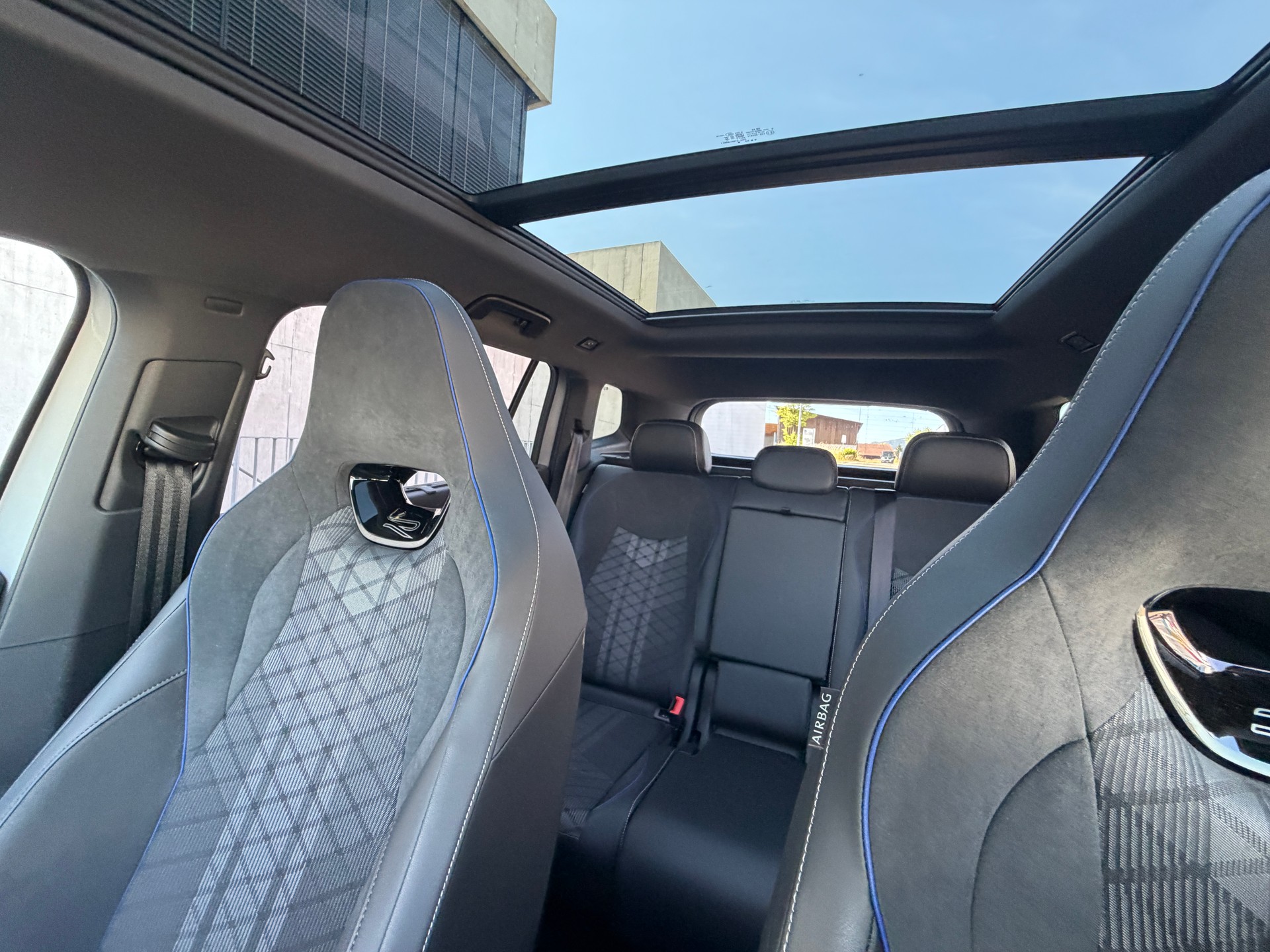 VW Tayron R-Line TSI-image-12