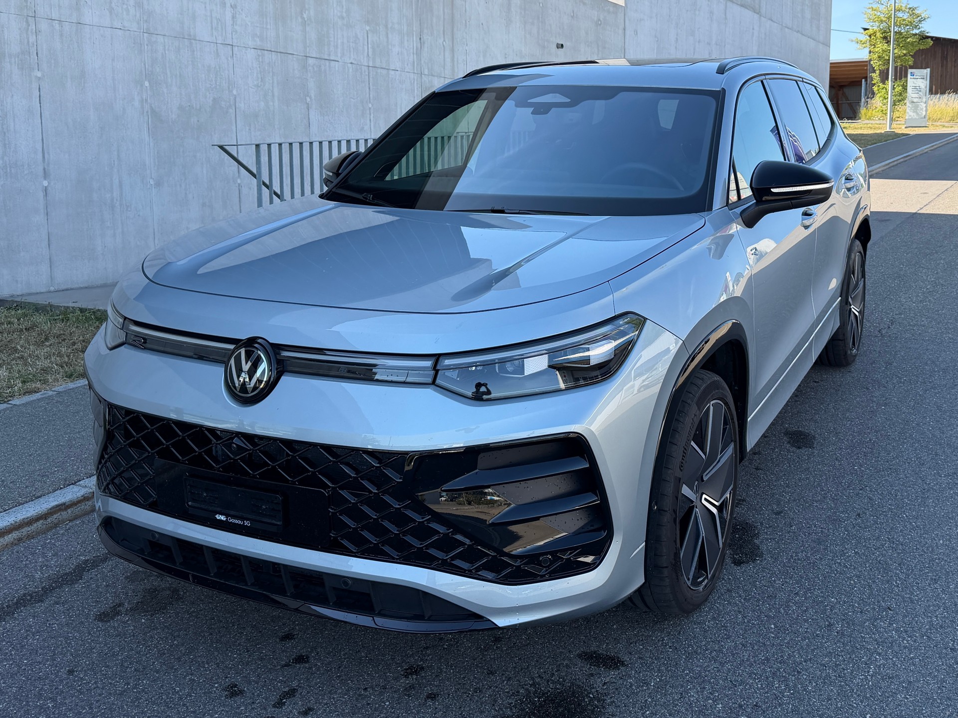 VW Tayron R-Line TSI-image-1