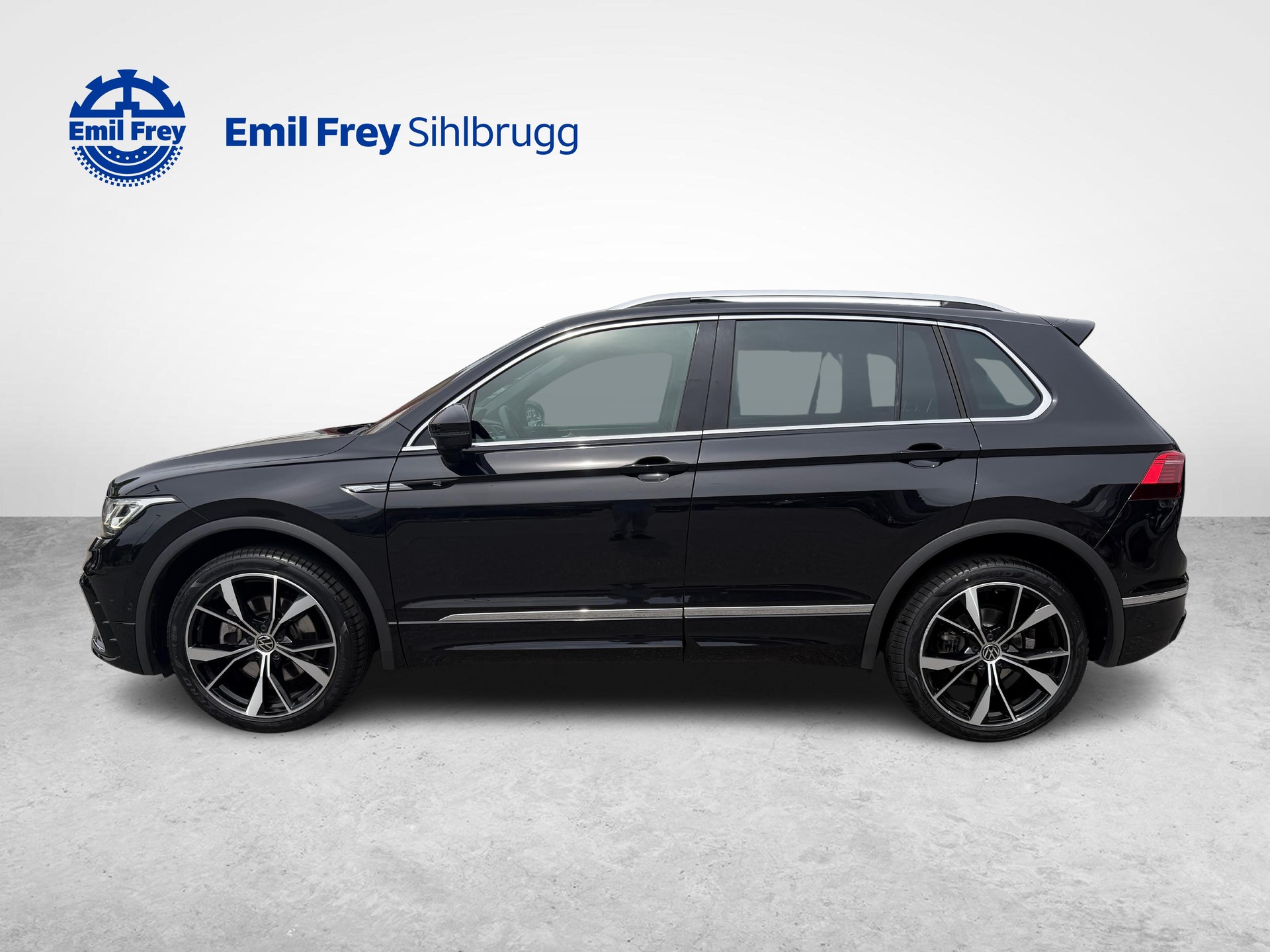 VW Tiguan 2.0 TSI R-Line DSG-image-4