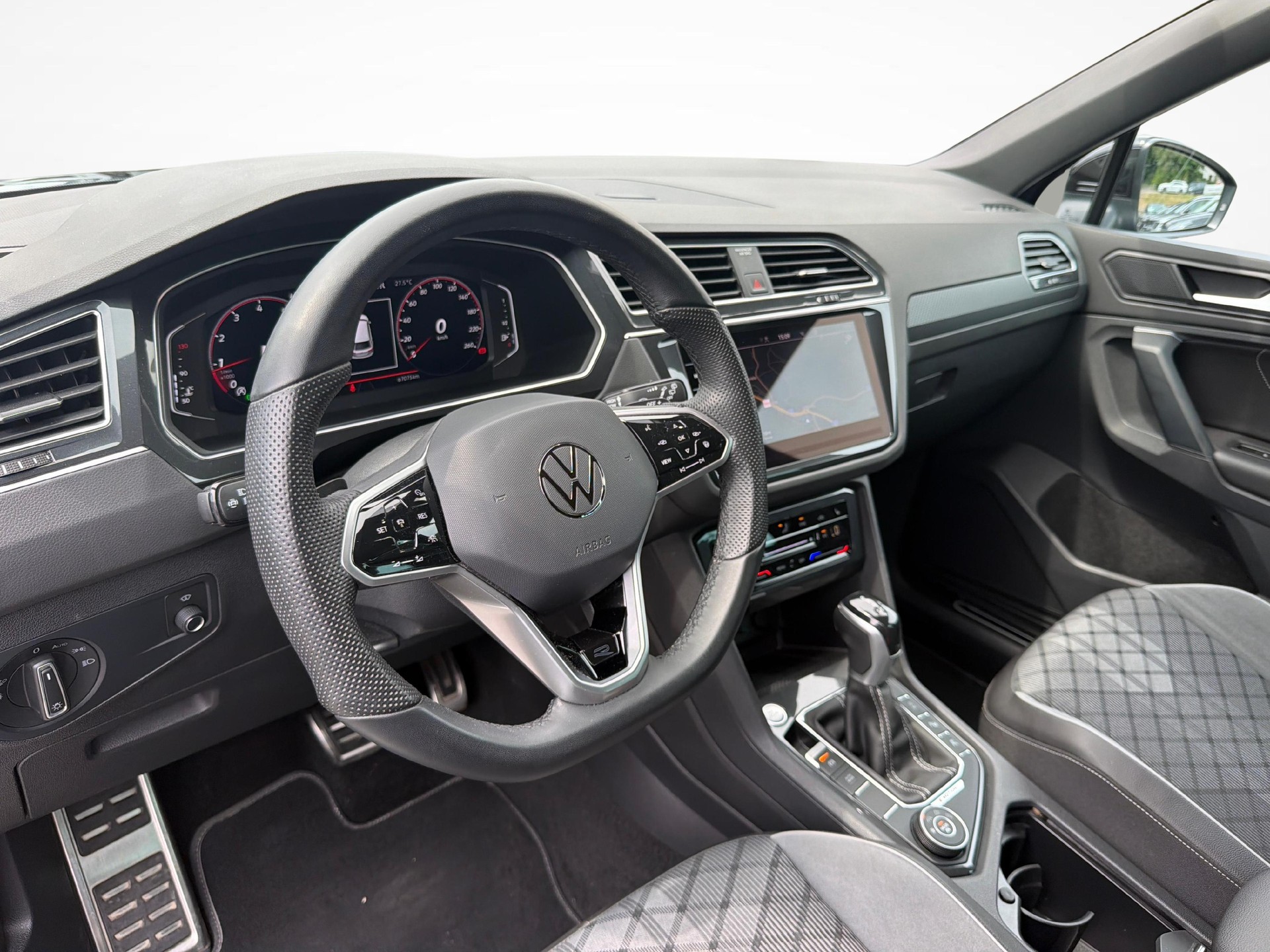 VW Tiguan 2.0 TSI R-Line DSG-image-3