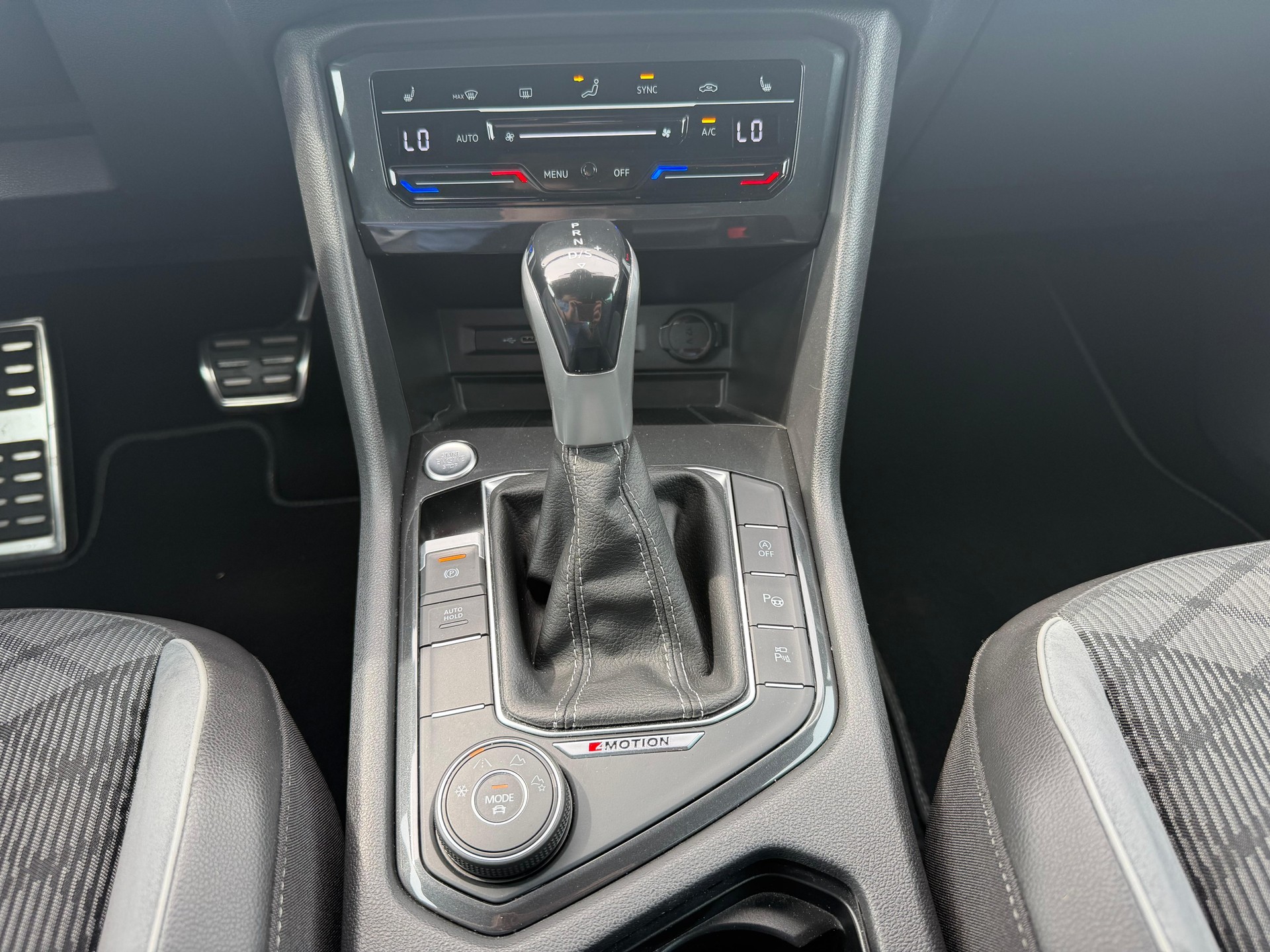 VW Tiguan 2.0 TSI R-Line DSG-image-5