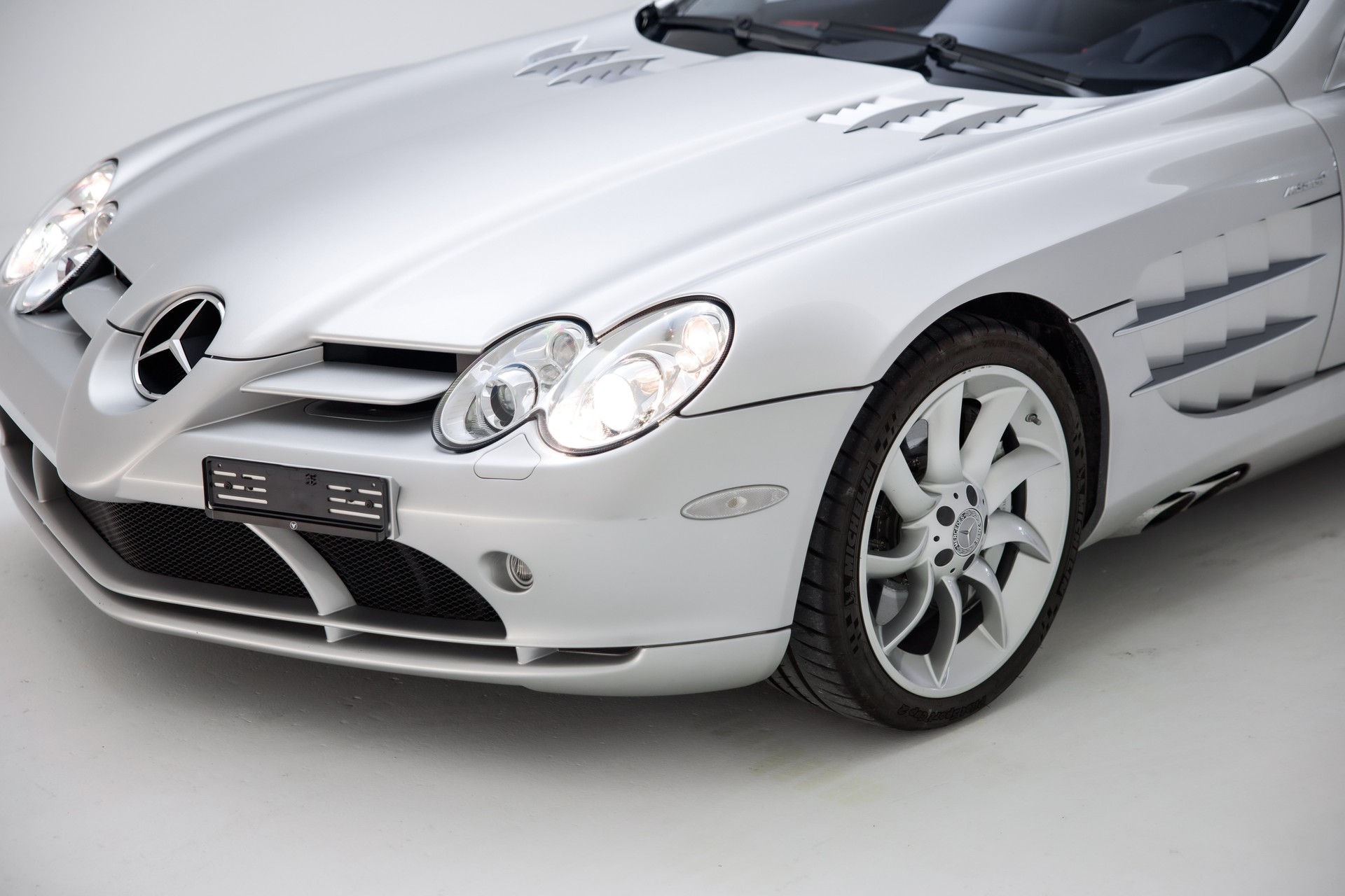 MERCEDES-BENZ SLR-image-15