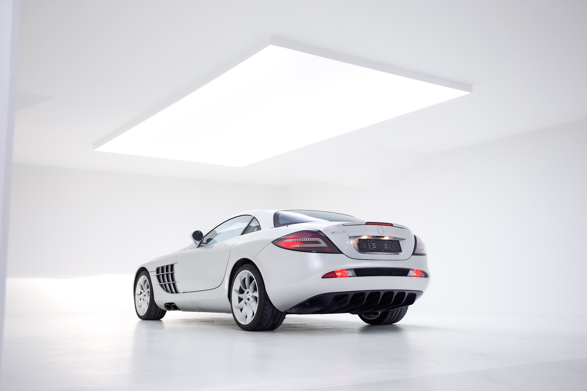MERCEDES-BENZ SLR-image-7