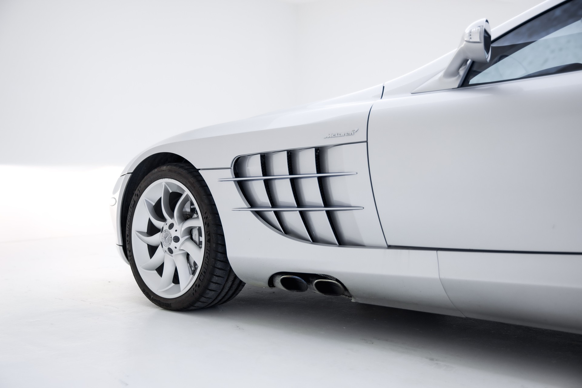MERCEDES-BENZ SLR-image-13