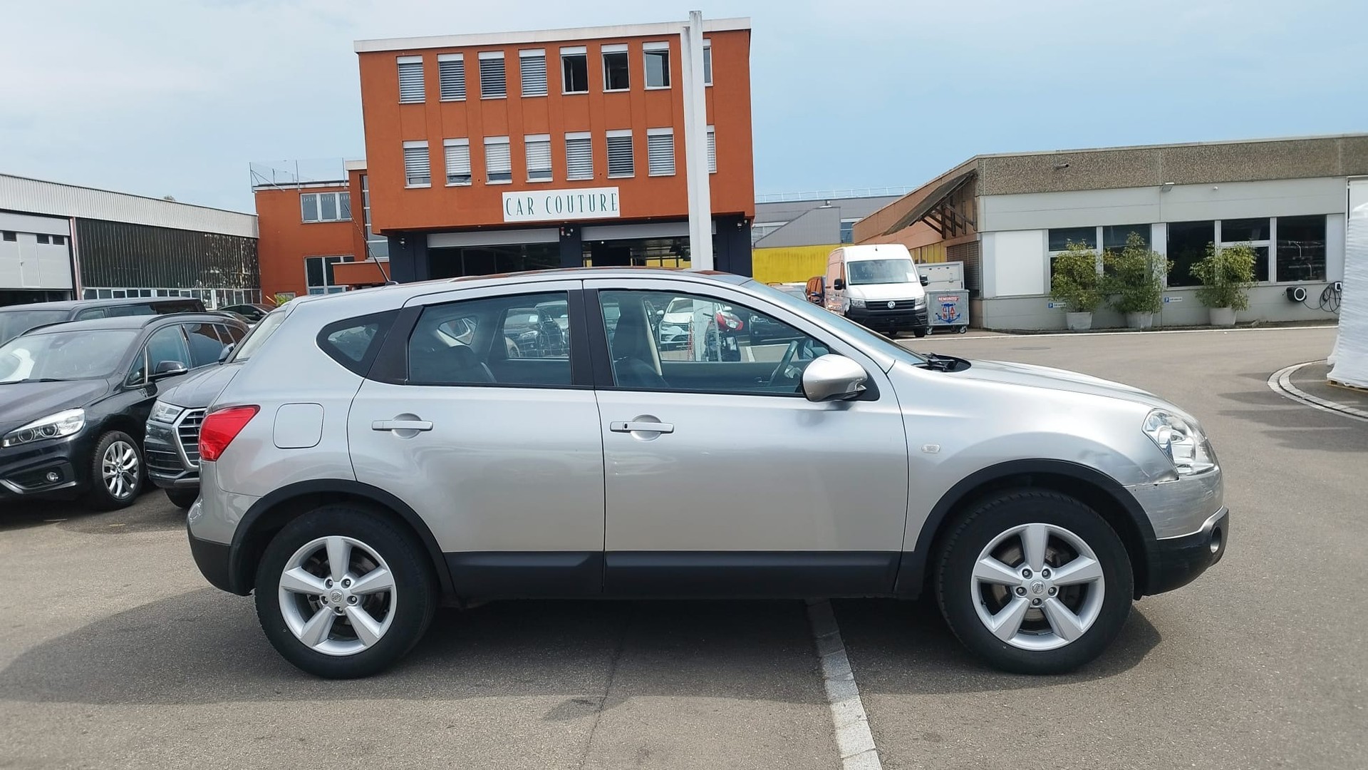 NISSAN Qashqai 2.0 dCi 4WD tekna-image-2