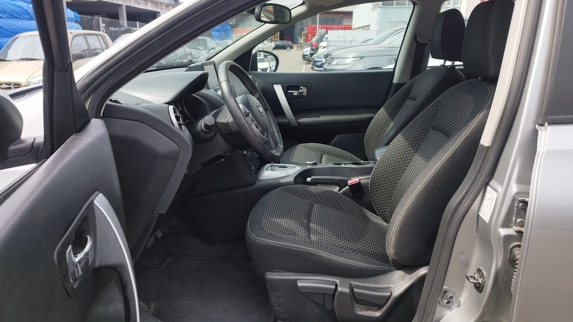 NISSAN Qashqai 2.0 dCi 4WD tekna-image-7
