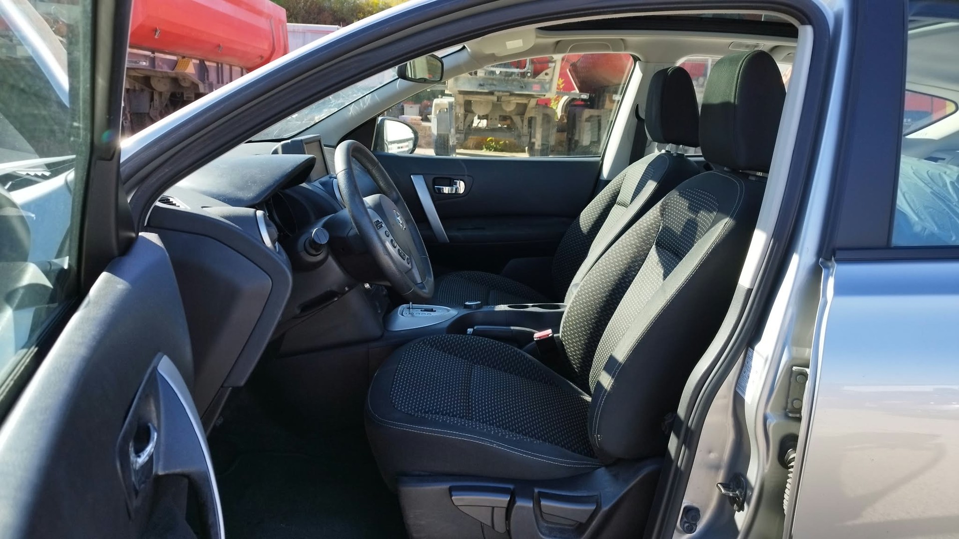 NISSAN Qashqai 2.0 dCi 4WD tekna-image-9