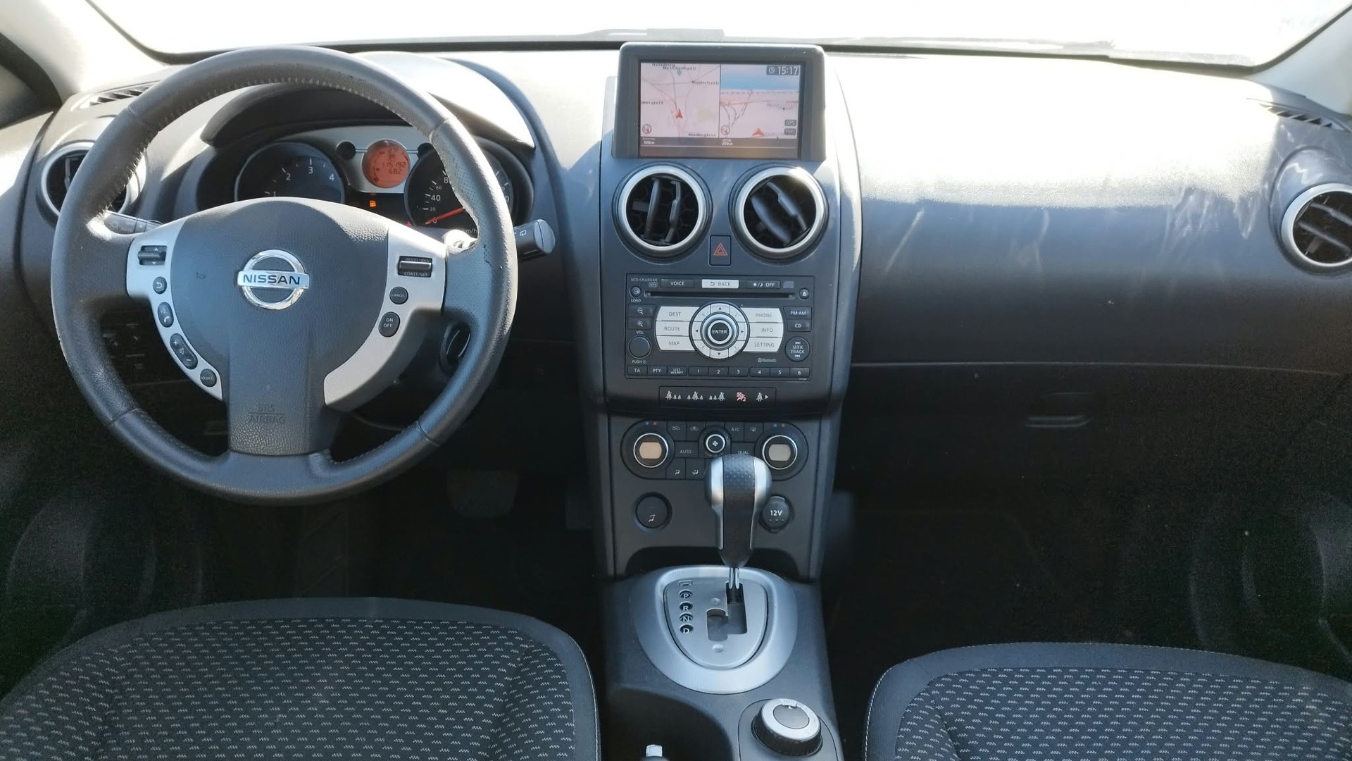 NISSAN Qashqai 2.0 dCi 4WD tekna-image-6