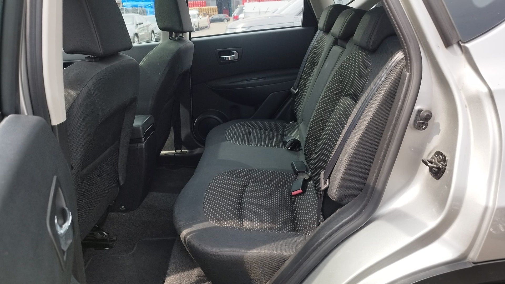 NISSAN Qashqai 2.0 dCi 4WD tekna-image-9