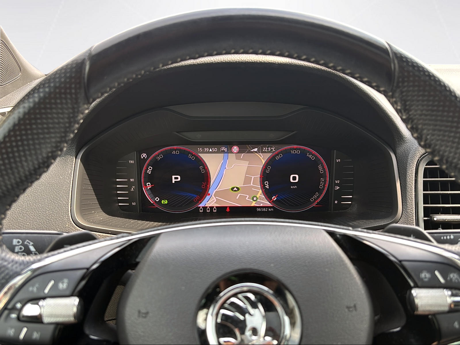 SKODA Karoq 2.0 TSI SportLine 4x4 DSG-image-3