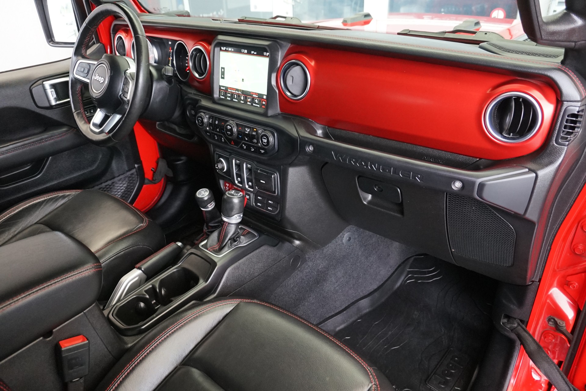 JEEP Wrangler 2.0 T Rubicon 4x4 272 PS mit AHK und Abstandsregeltempomat !!-image-18