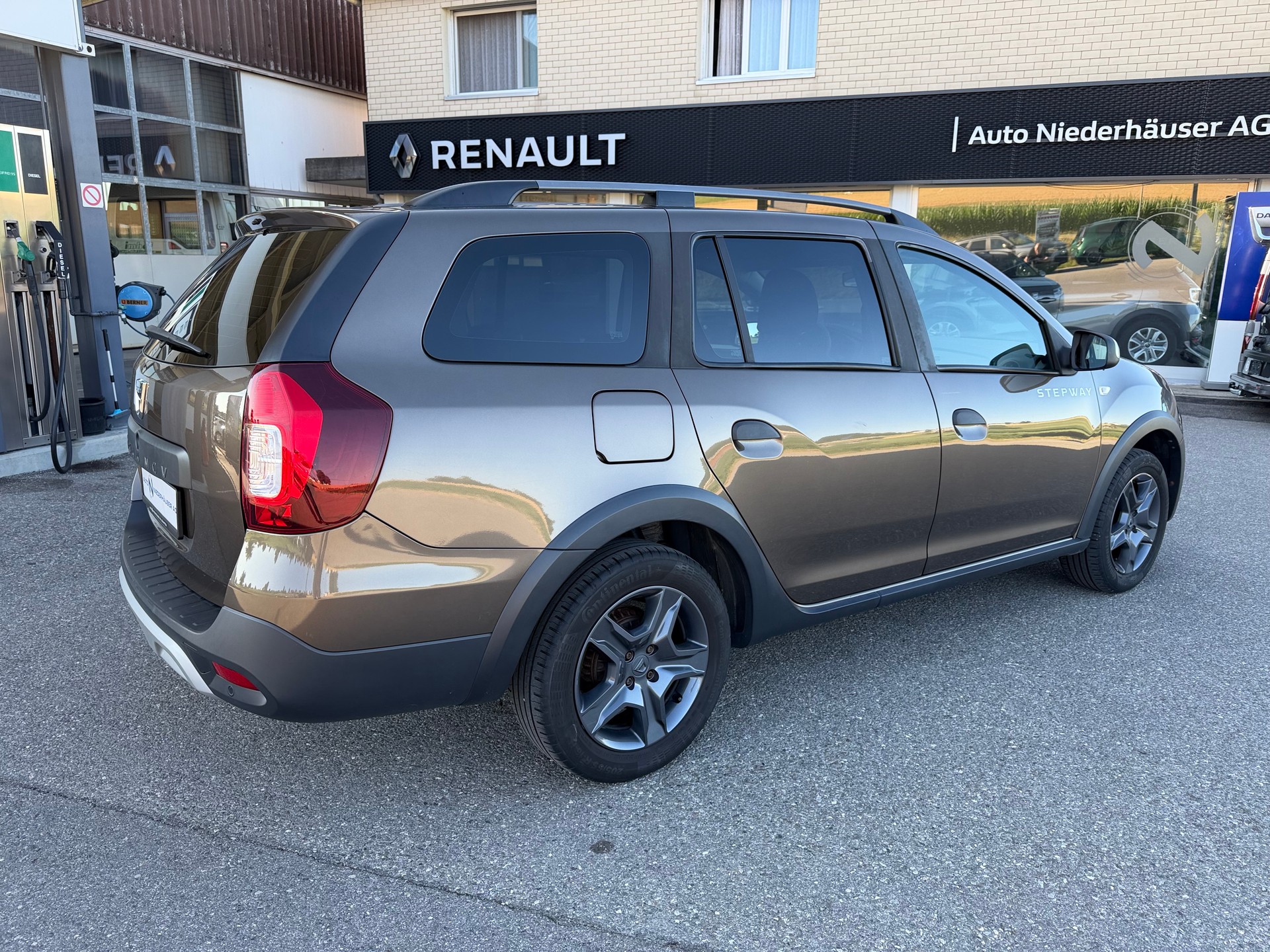 DACIA Logan MCV 0.9 Stepway Unlimited-image-3