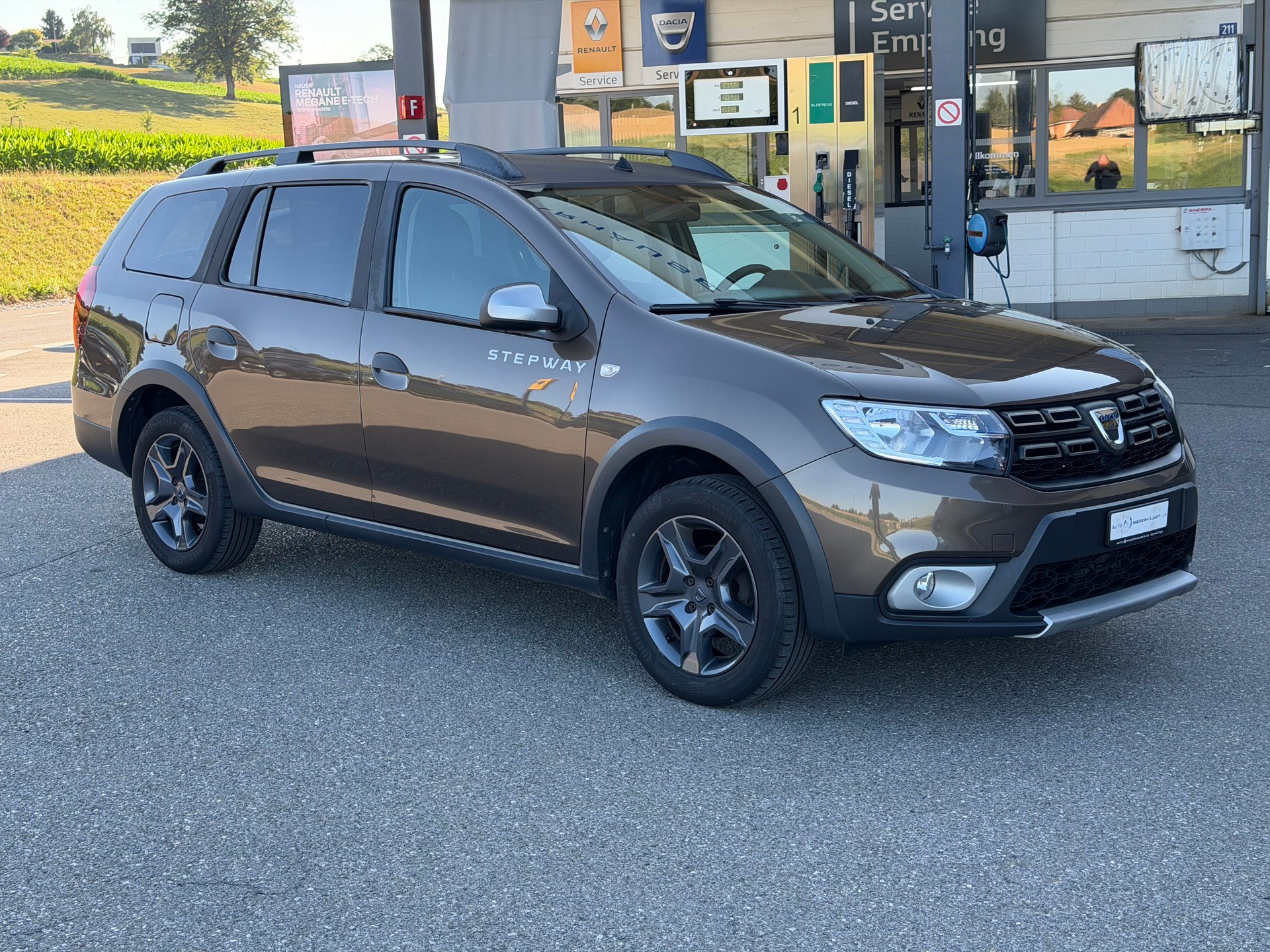 DACIA Logan MCV 0.9 Stepway Unlimited-image-2