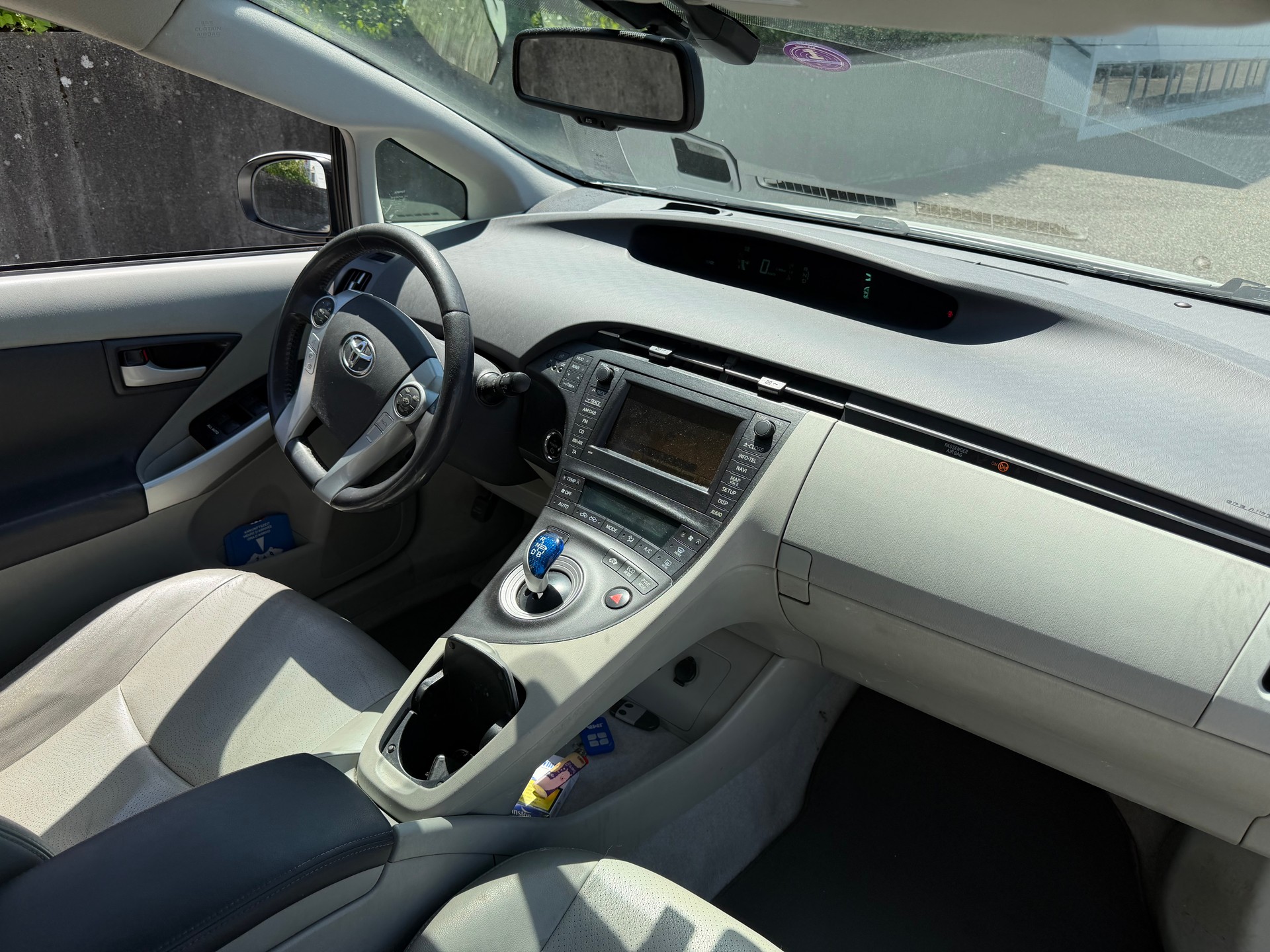 TOYOTA Prius 1.8 16V HSD Sol Premium-image-3