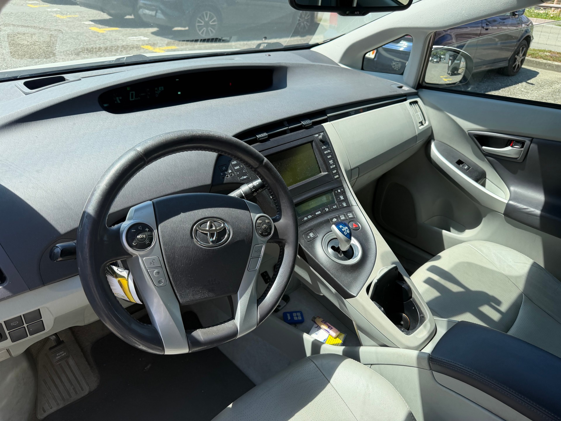 TOYOTA Prius 1.8 16V HSD Sol Premium-image-9