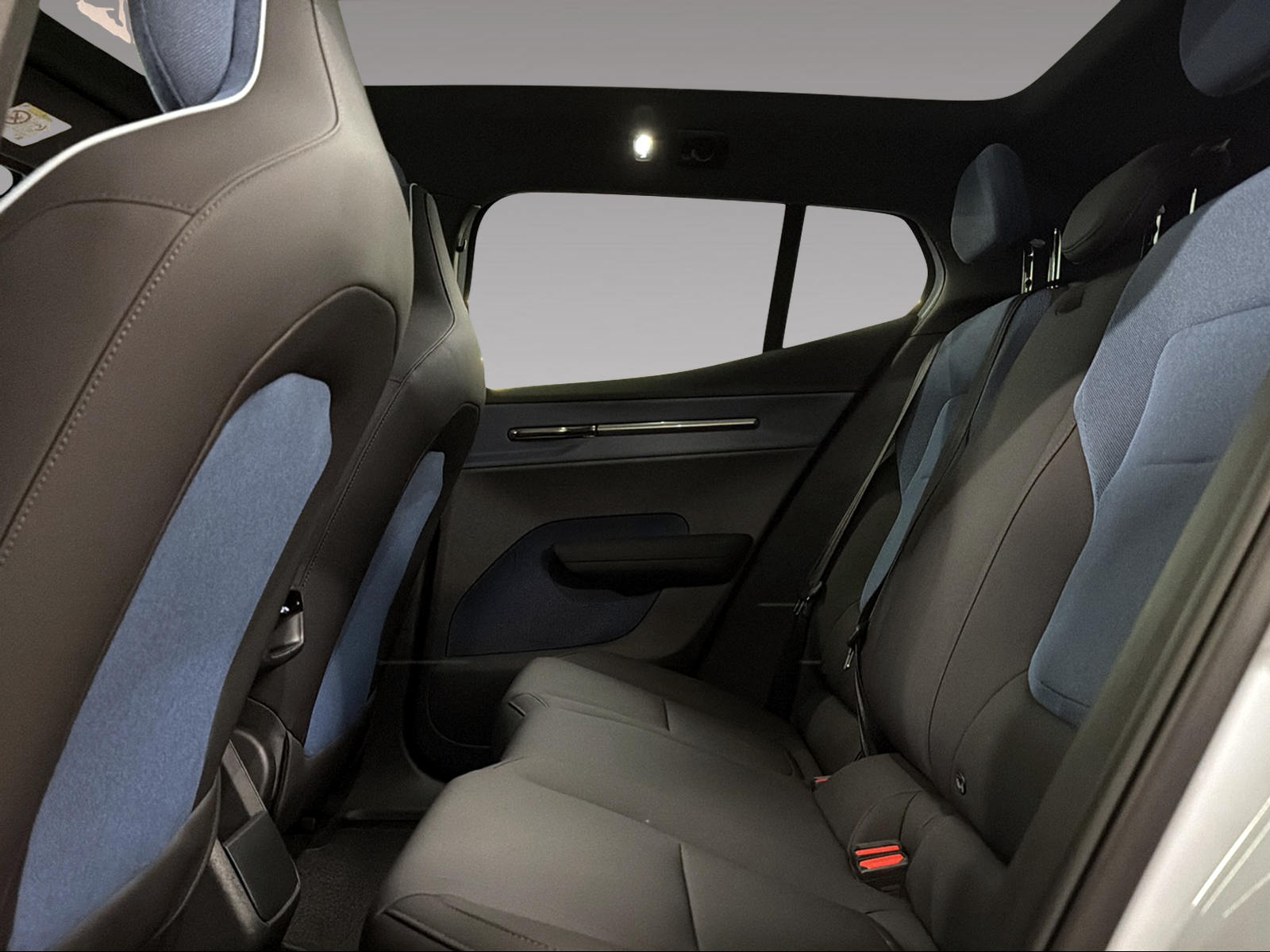 VOLVO EX 30 P8 Ultra AWD-image-15