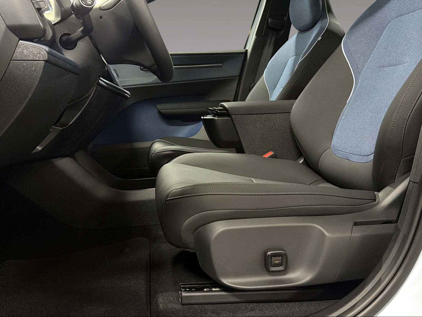 VOLVO EX 30 P8 Ultra AWD-image-8