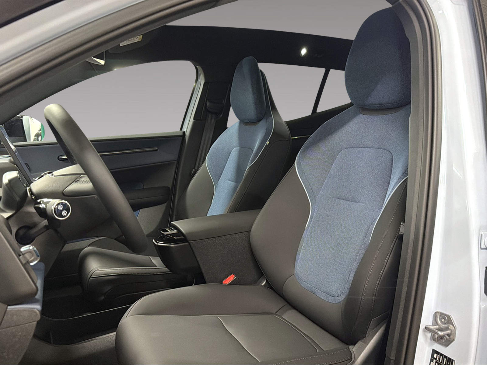 VOLVO EX 30 P8 Ultra AWD-image-7