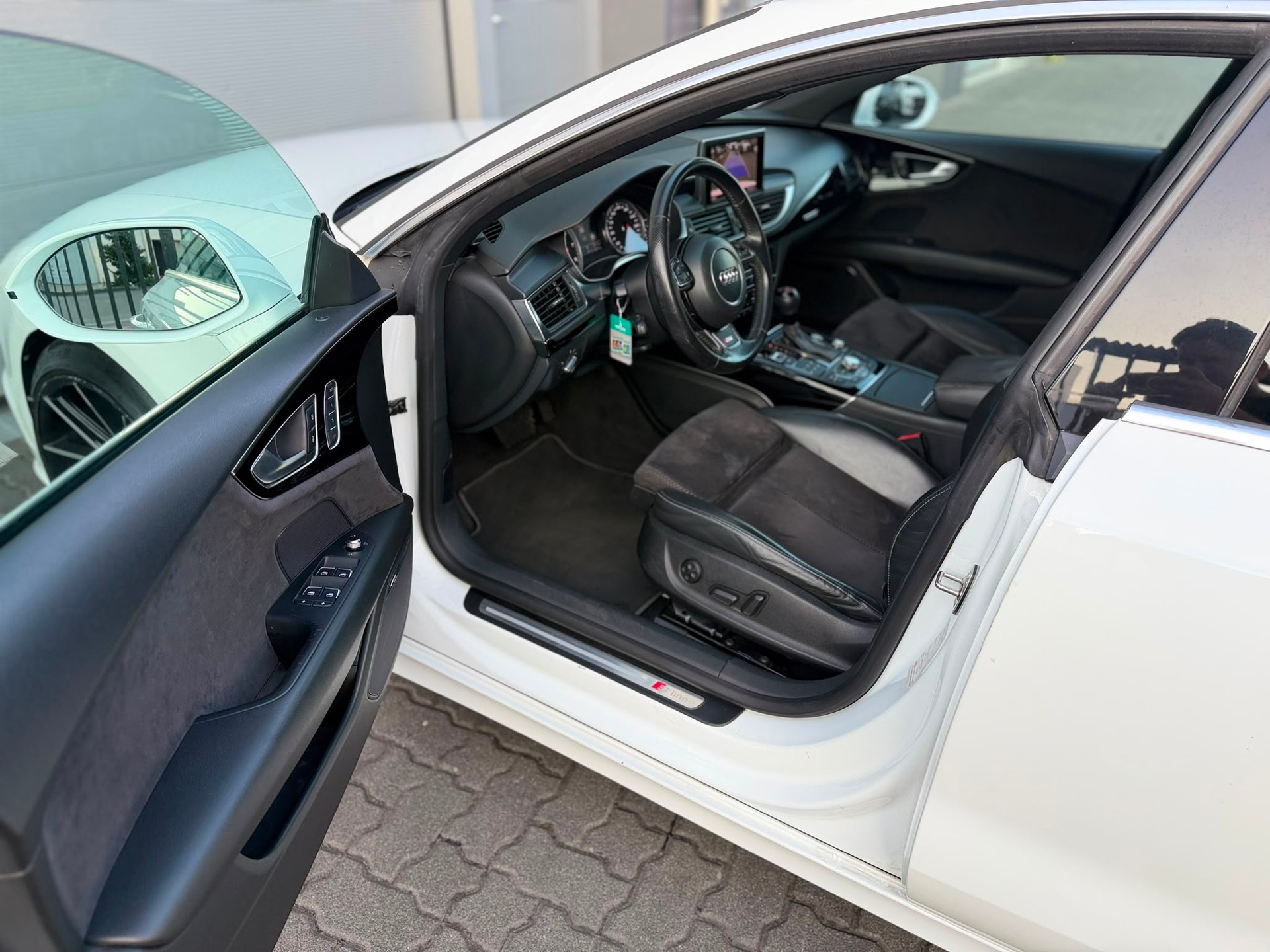AUDI A7 Sportback 3.0 TFSI quattro S-tronic-image-9