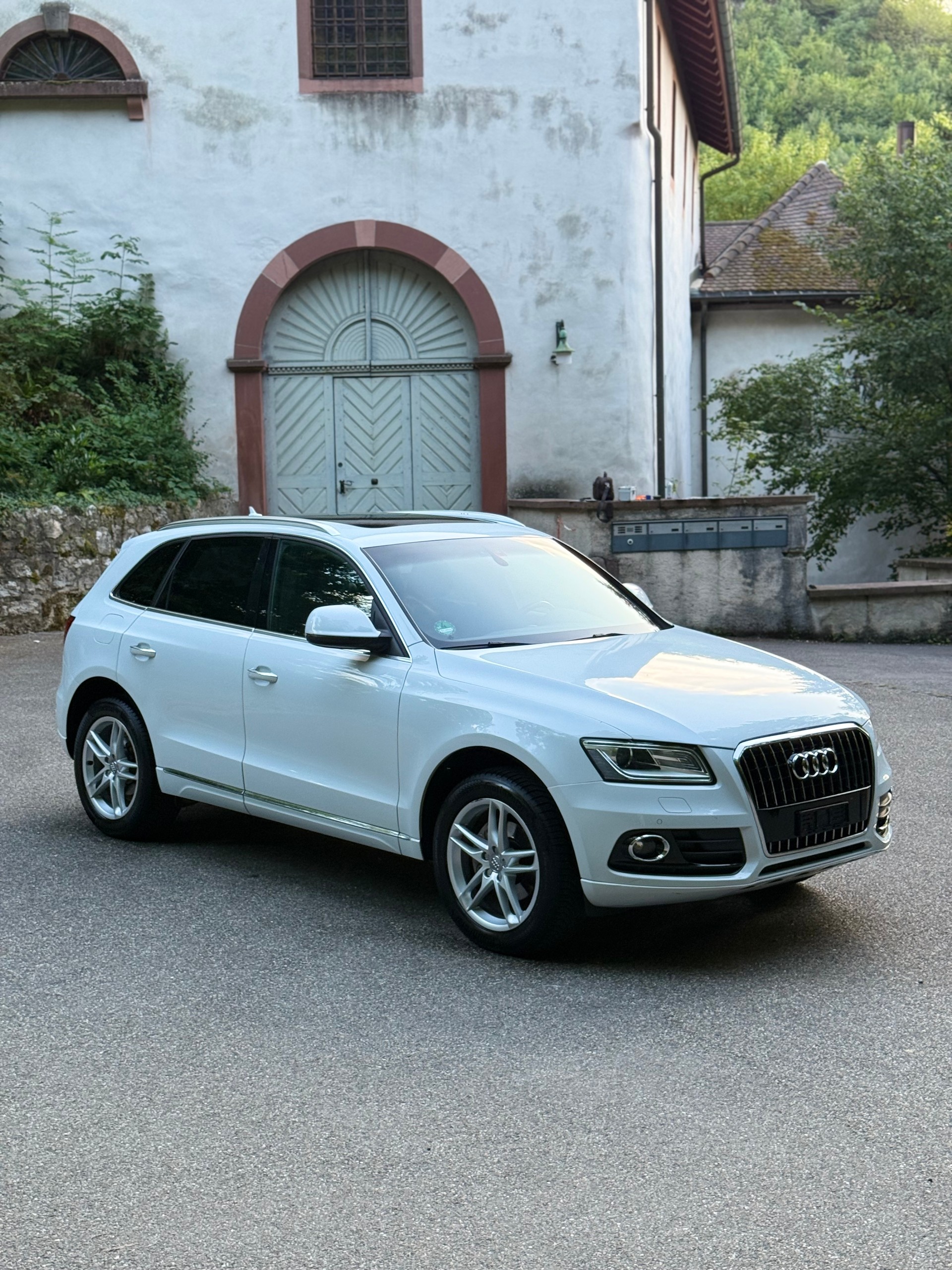 AUDI Q5 2.0 TFSI quattro tiptronic-image-1