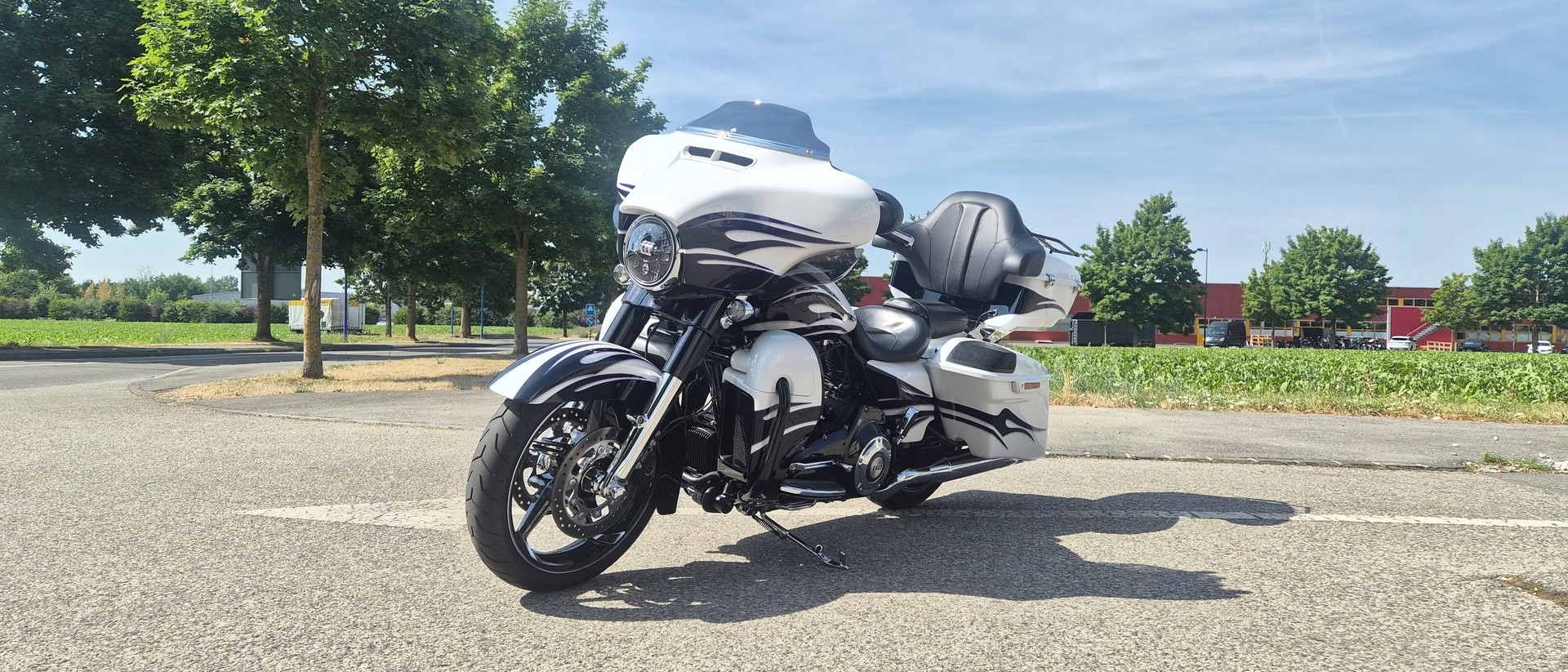 HARLEY-DAVIDSON FLHXSE Street Glide ABS CVO-showroom-element-2