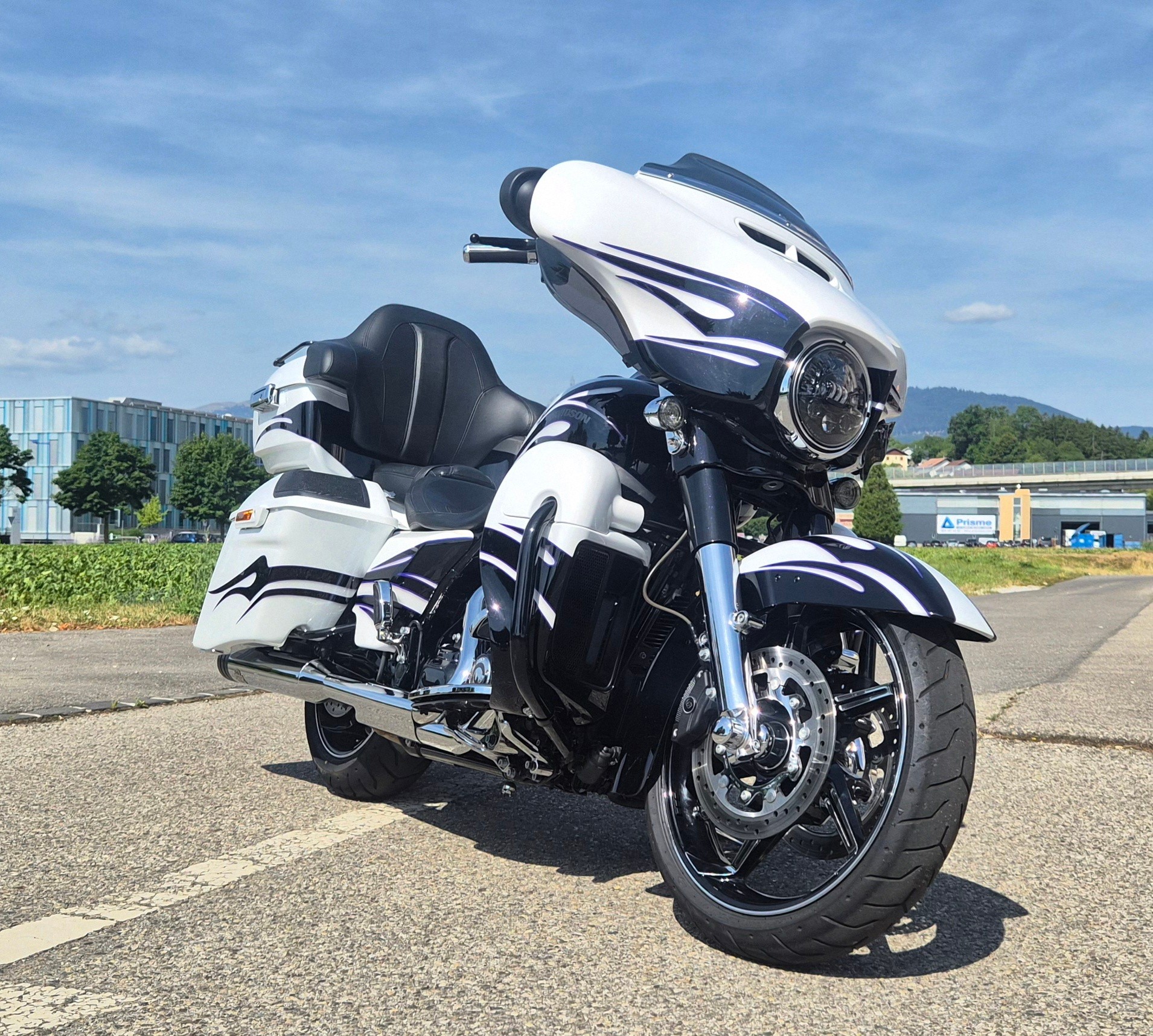 HARLEY-DAVIDSON FLHXSE Street Glide ABS CVO-showroom-element-1