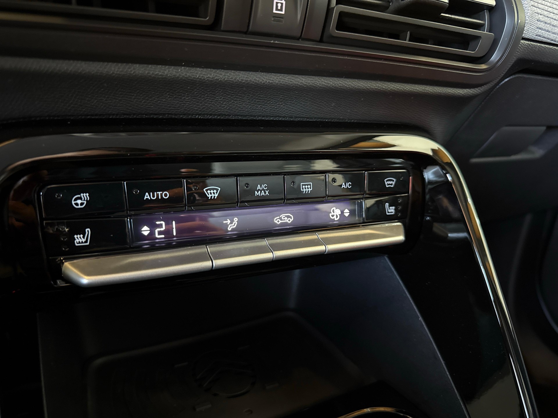 CITROEN C3 1.2 Hybrid Max-image-17