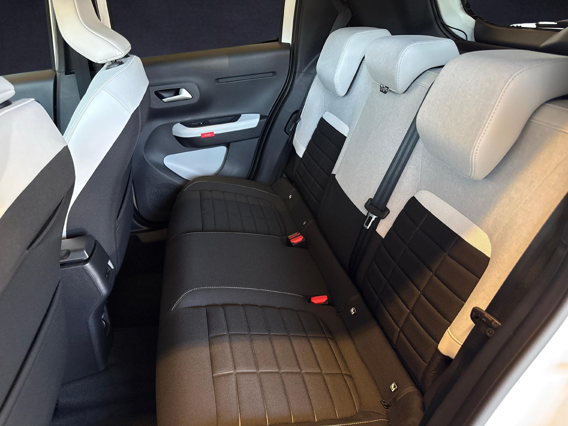 CITROEN C3 1.2 Hybrid Max-image-10