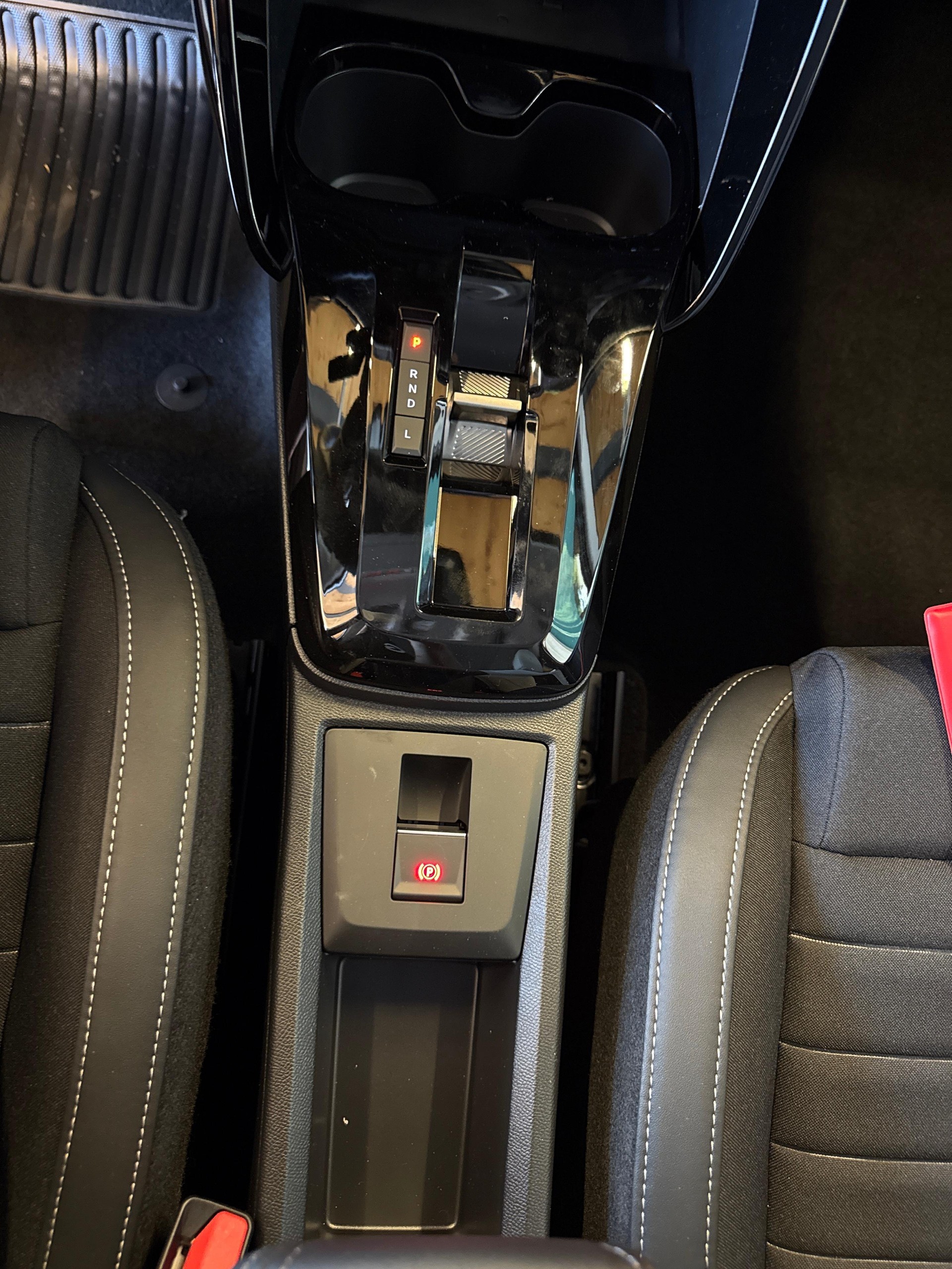CITROEN C3 1.2 Hybrid Max-image-18
