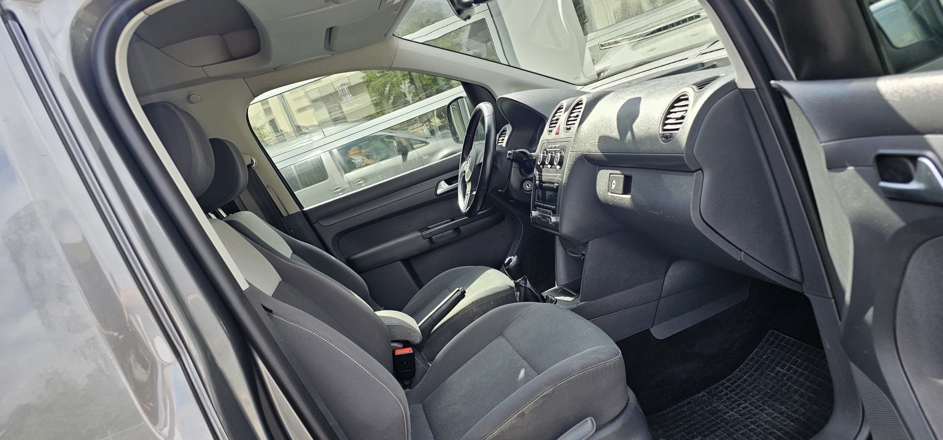 VW Caddy 1.2 TSI Family-image-9