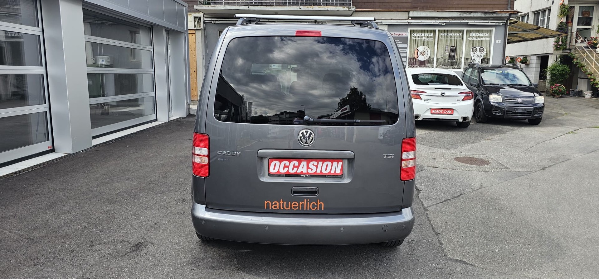 VW Caddy 1.2 TSI Family-image-8