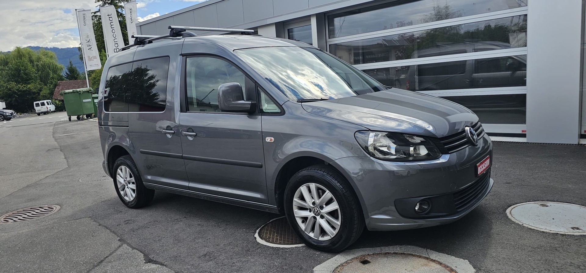 VW Caddy 1.2 TSI Family-image-1