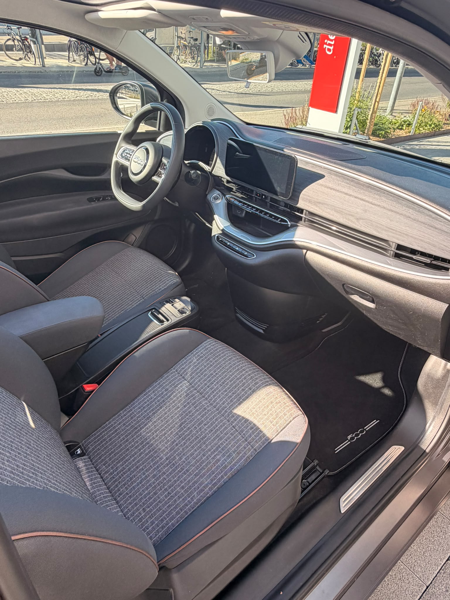 FIAT 500 C electric 87 kW Icon-image-3