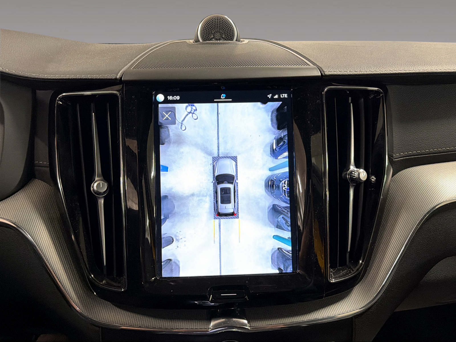 VOLVO XC60 2.0 T8 TE Polestar eAWD-image-10
