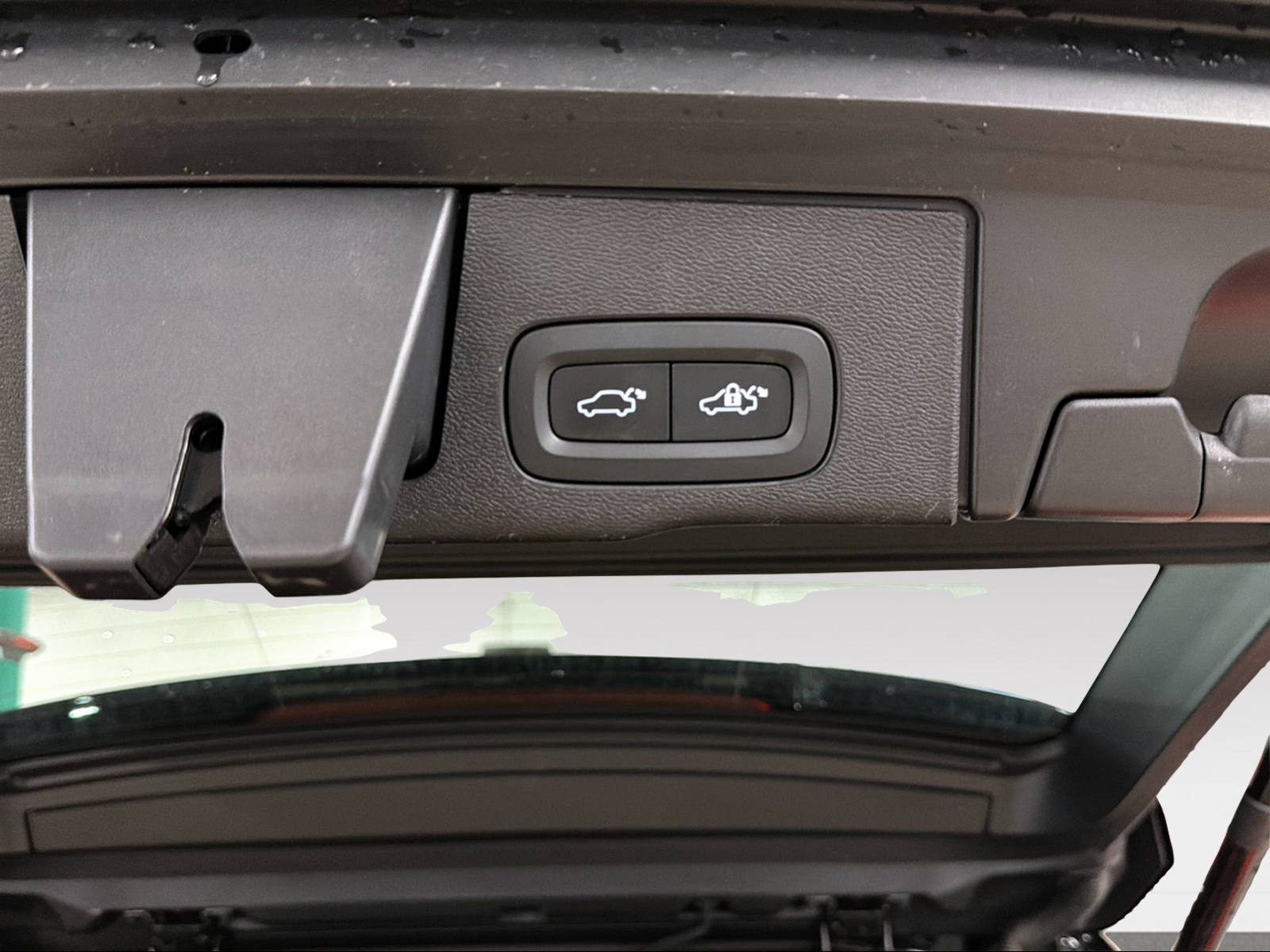 VOLVO XC60 2.0 T8 TE Polestar eAWD-image-6