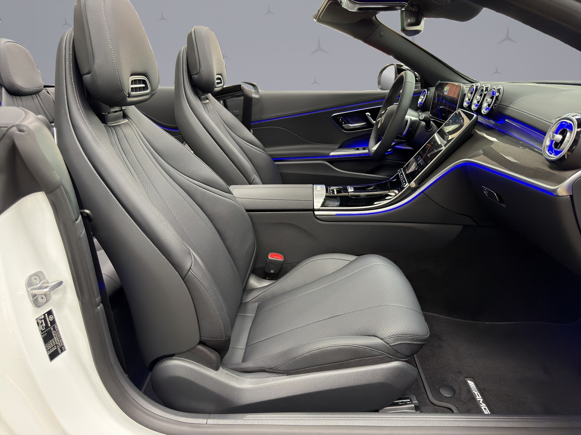 MERCEDES-BENZ CLE 450 AMG Line 4matic Cabriolet-image-20