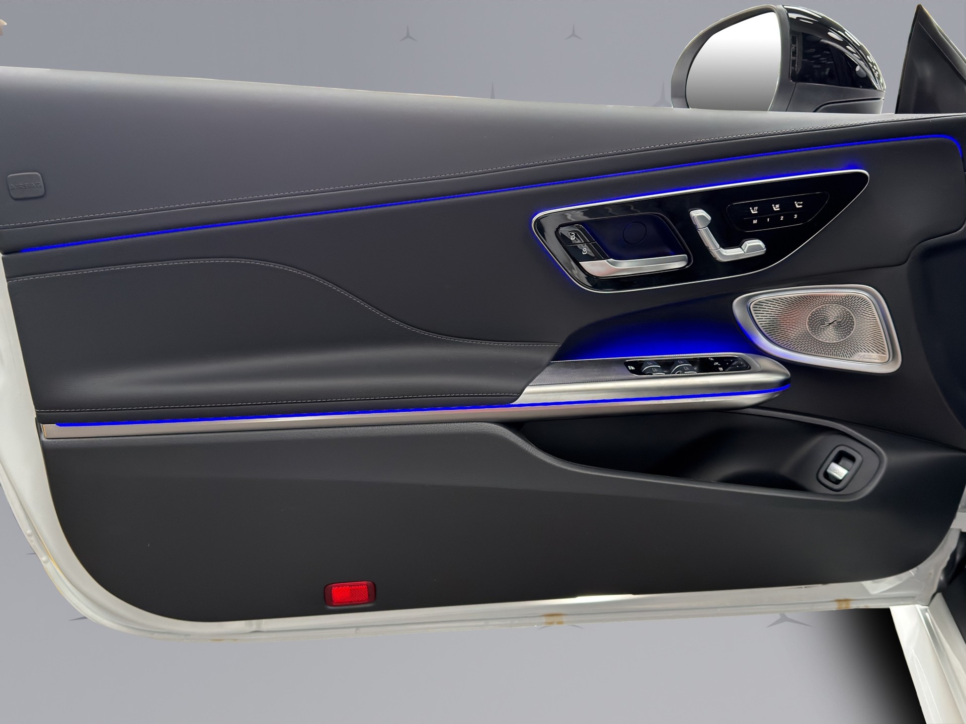 MERCEDES-BENZ CLE 450 AMG Line 4matic Cabriolet-image-19