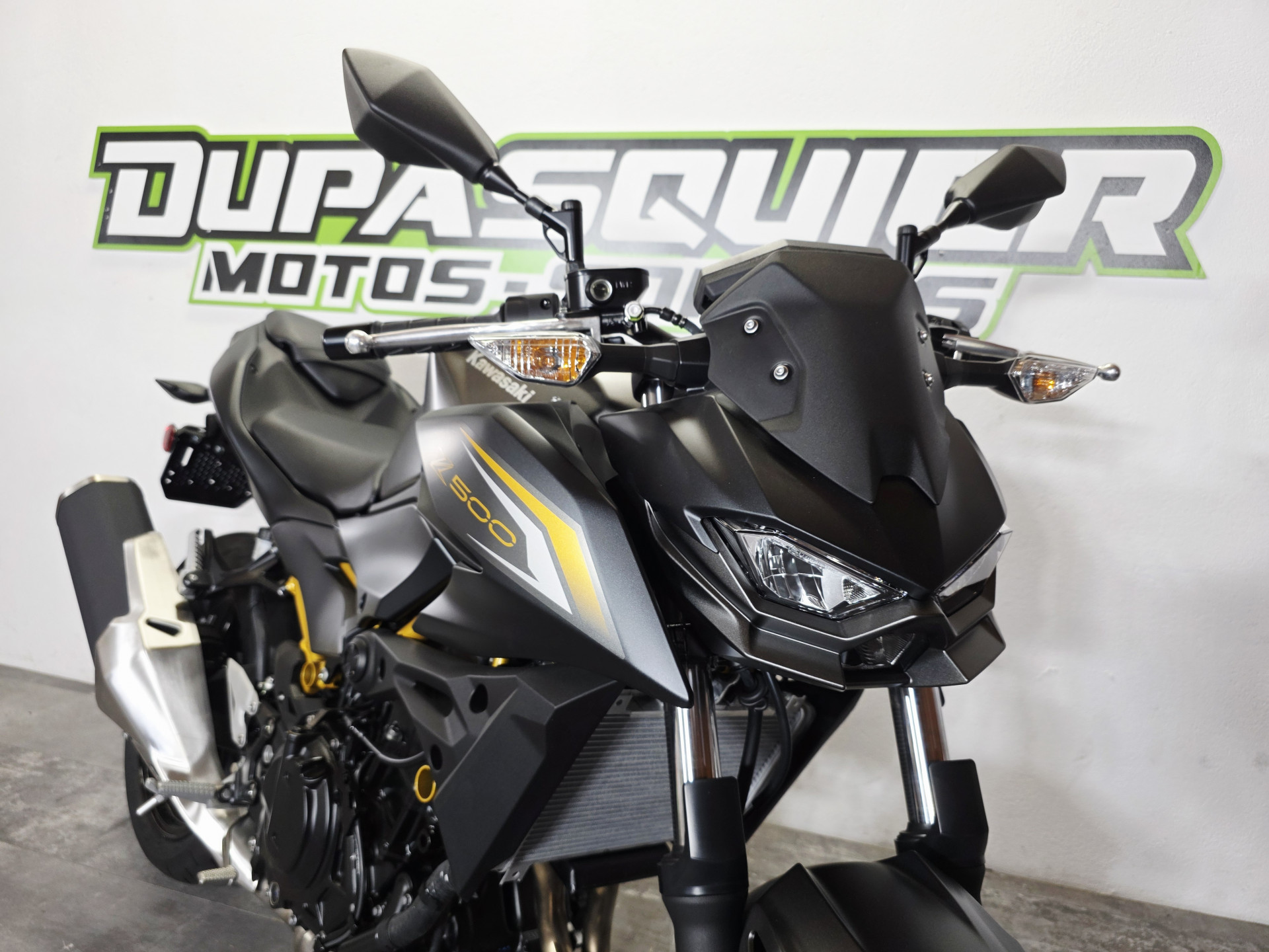KAWASAKI Z 500-showroom-element-3