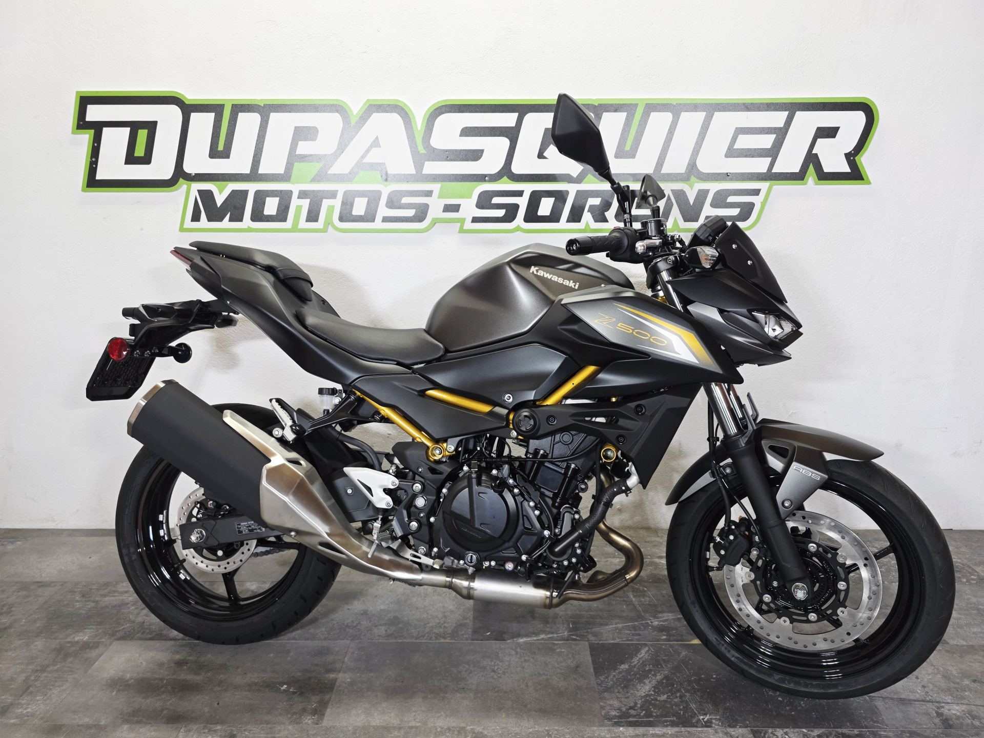 KAWASAKI Z 500-showroom-element-1