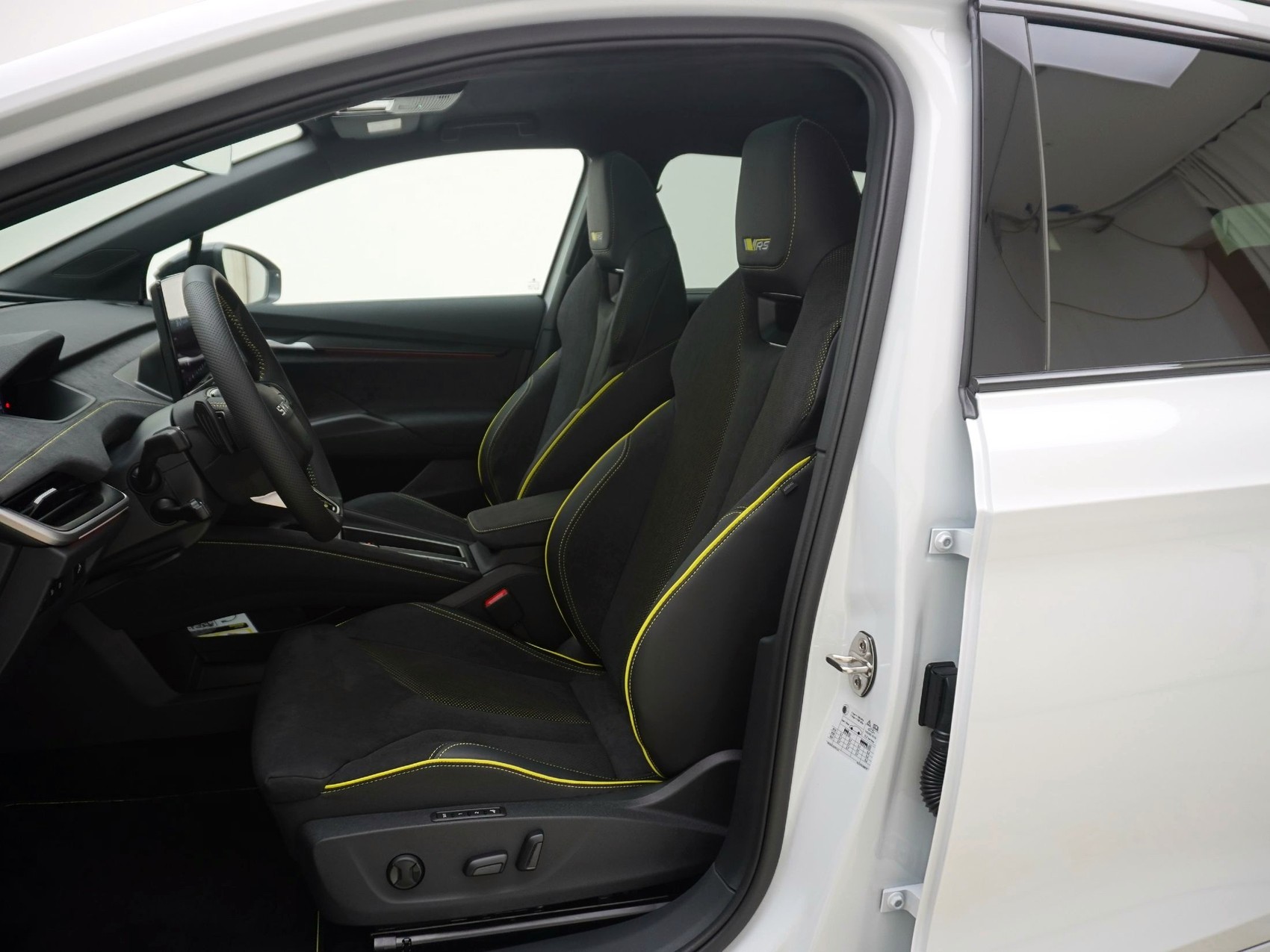 SKODA Enyaq iV RS-Lounge MAXX-image-12