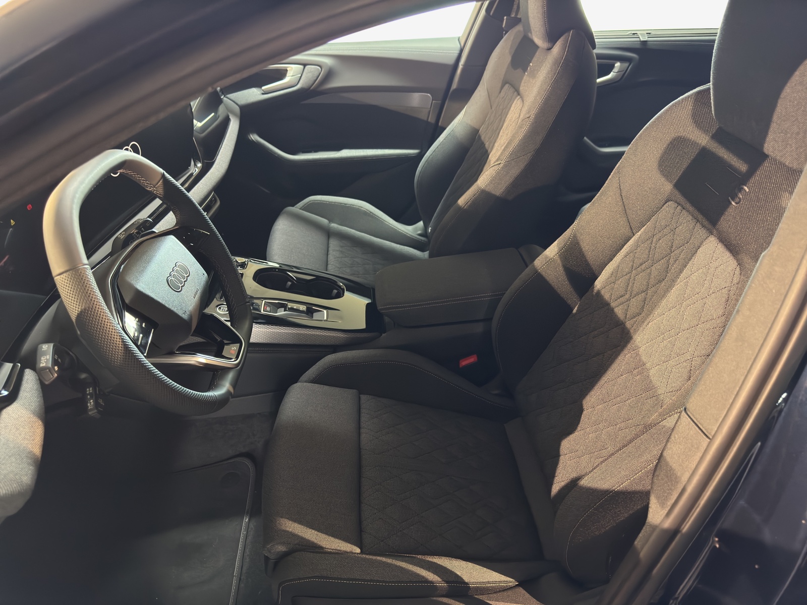 AUDI A5 Avant TDI quattro 150 kW Attraction S tronic-image-14