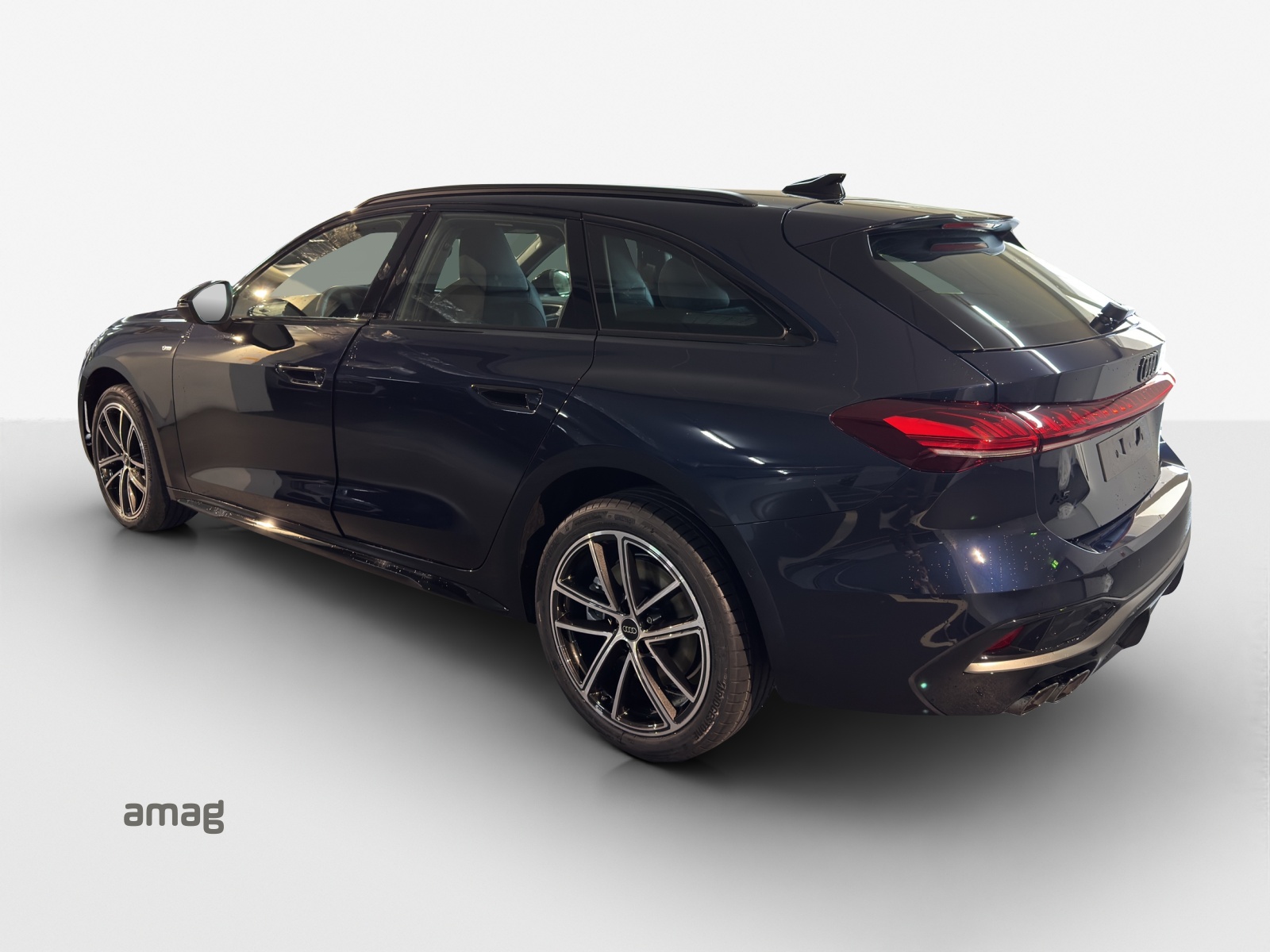AUDI A5 Avant TDI quattro 150 kW Attraction S tronic-image-2