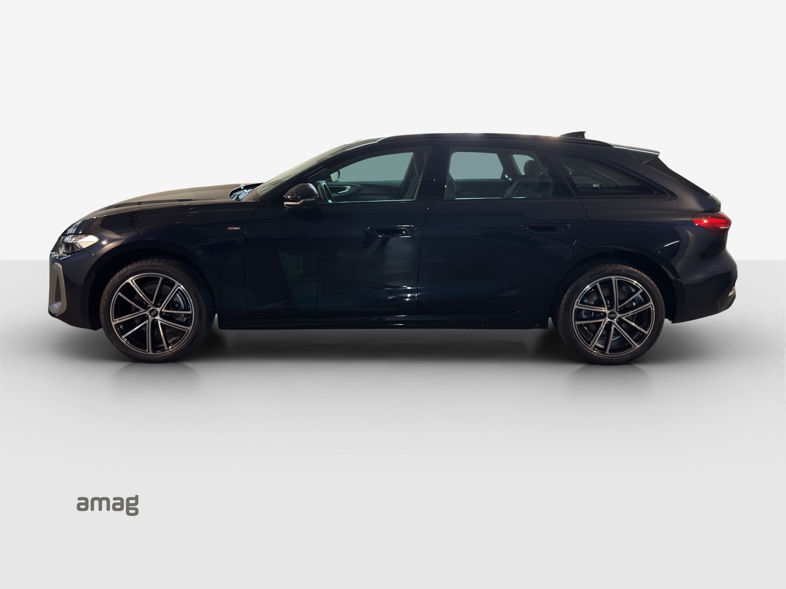 AUDI A5 Avant TDI quattro 150 kW Attraction S tronic-image-1