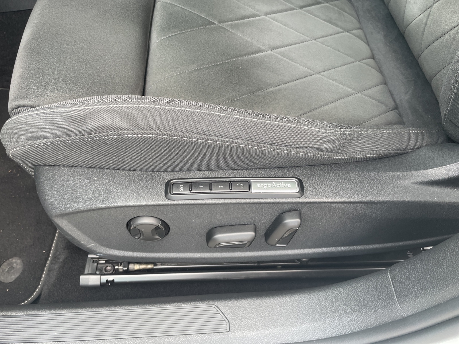 VW Golf 1.5 TSI ACT Style-image-13
