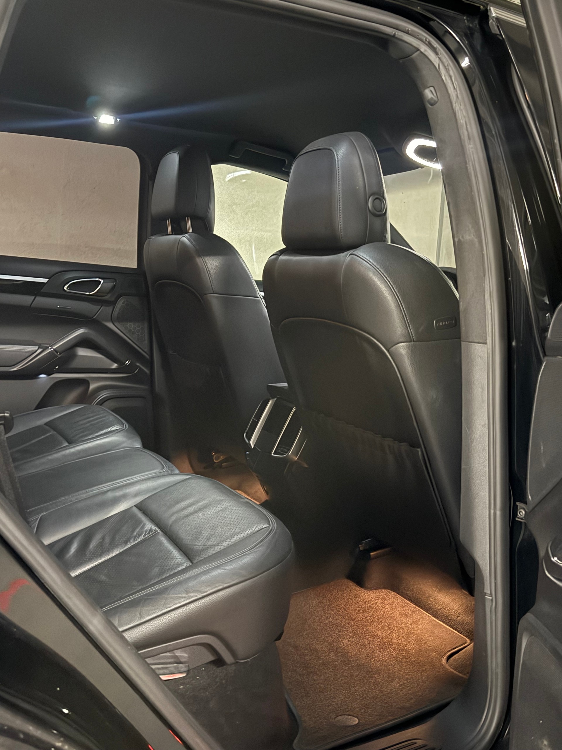 PORSCHE Cayenne Diesel-image-9