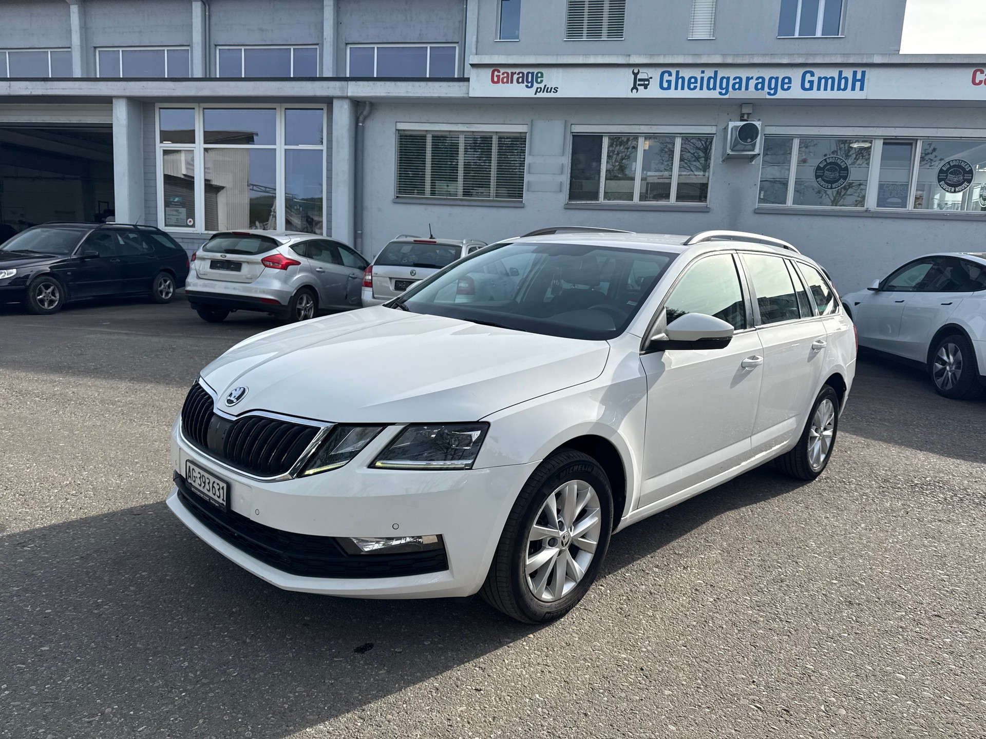 SKODA Octavia Combi 2.0 TDI Ambition 4x4-image-1