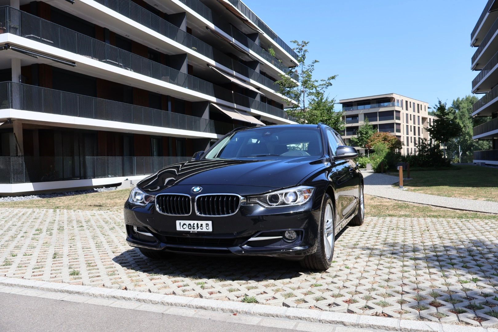 BMW 320 d xDrive Touring Sport Line Steptronic-image-1