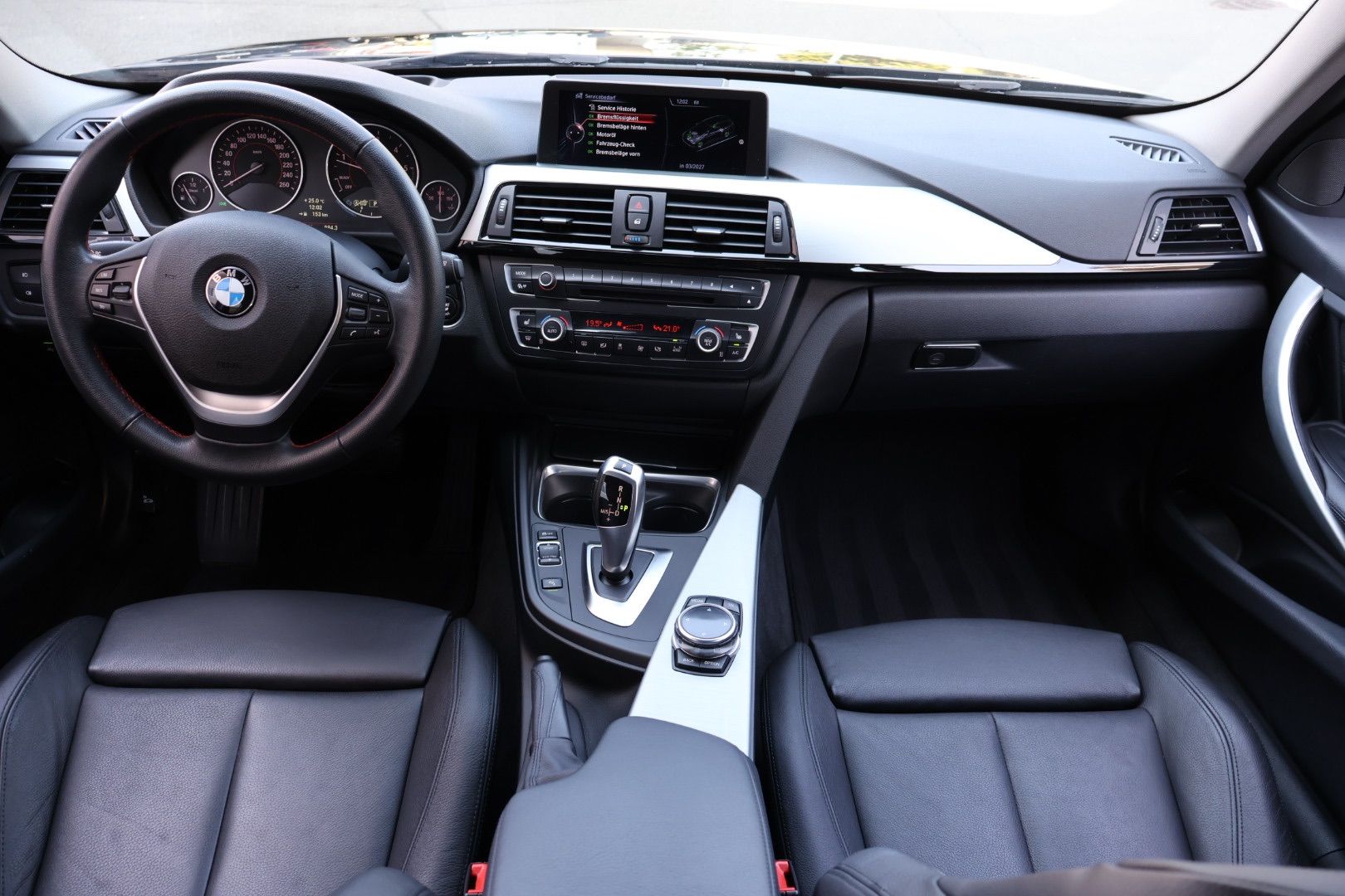 BMW 320 d xDrive Touring Sport Line Steptronic-image-6