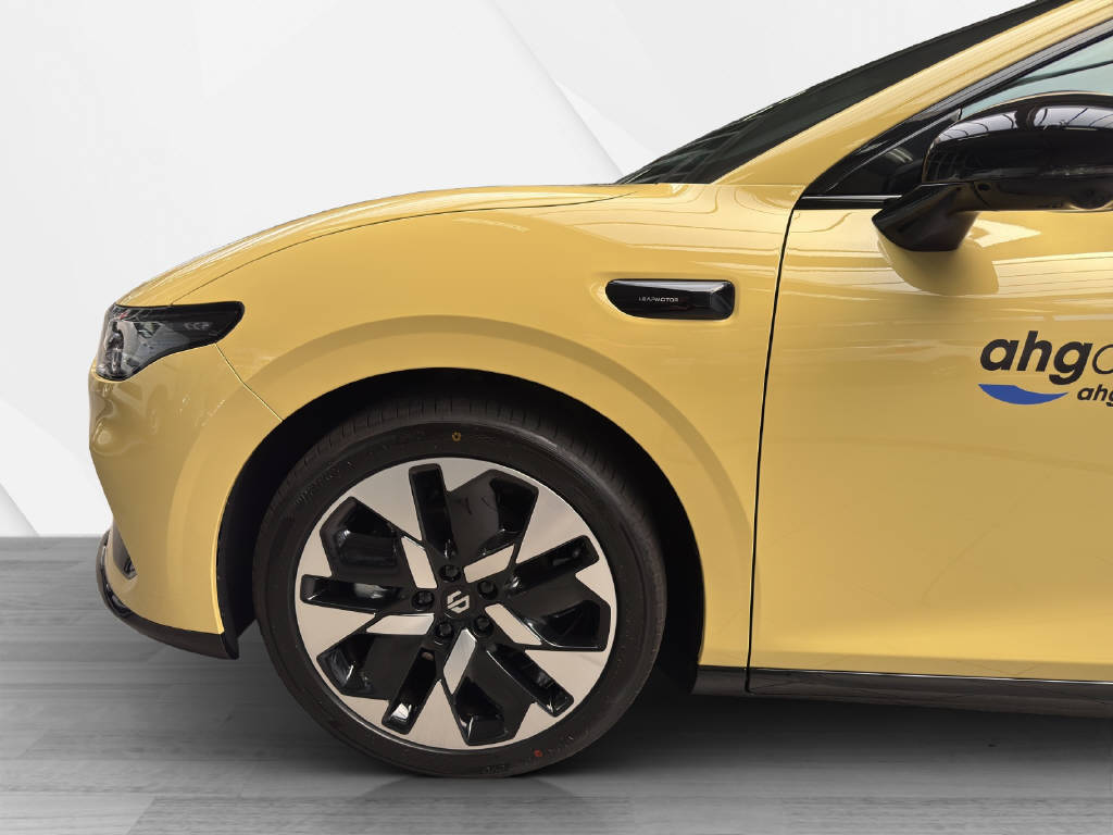 LEAPMOTOR B05 EV-image-9