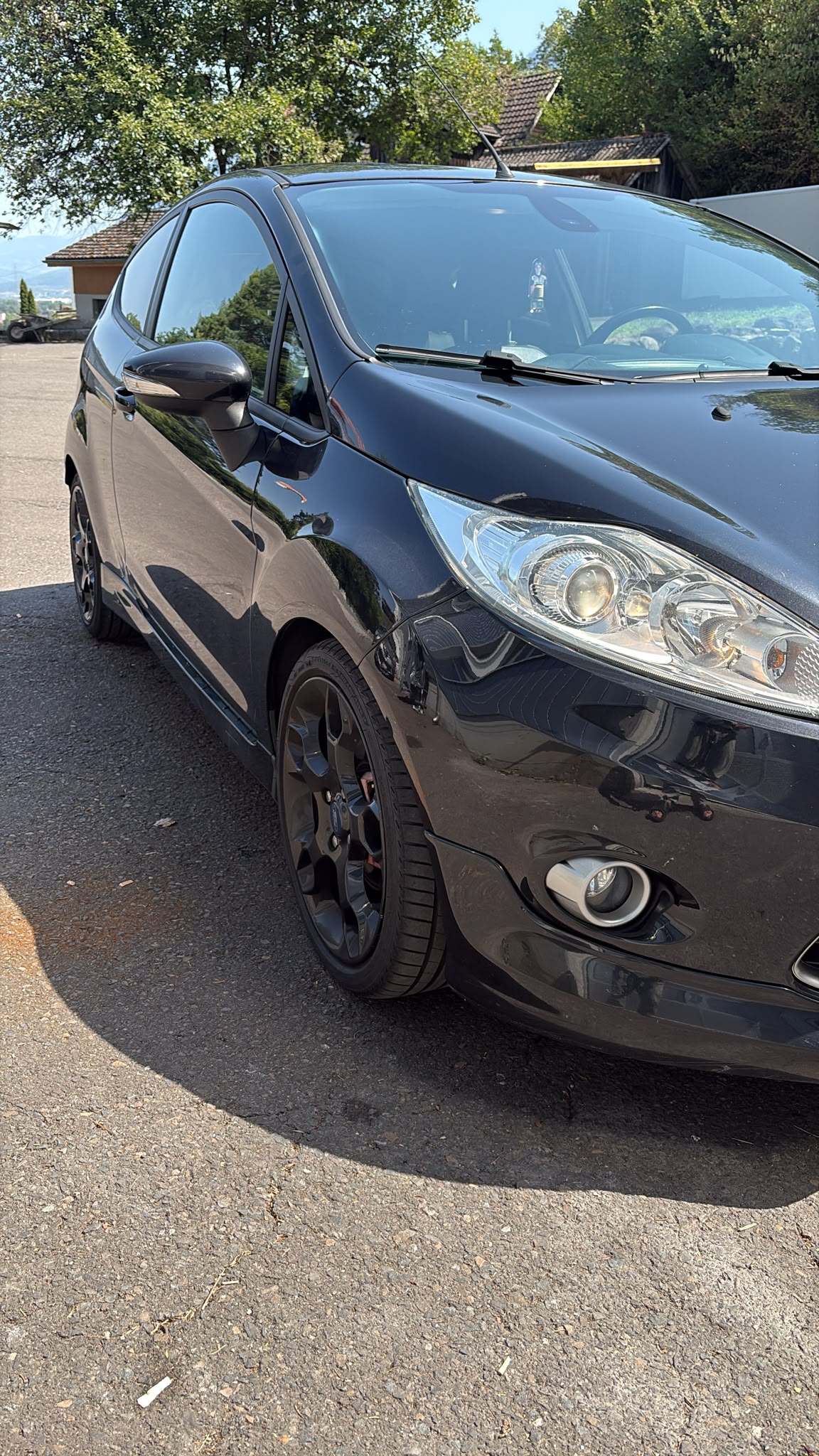 FORD Fiesta 1.6 16V Monster Edition-image-1